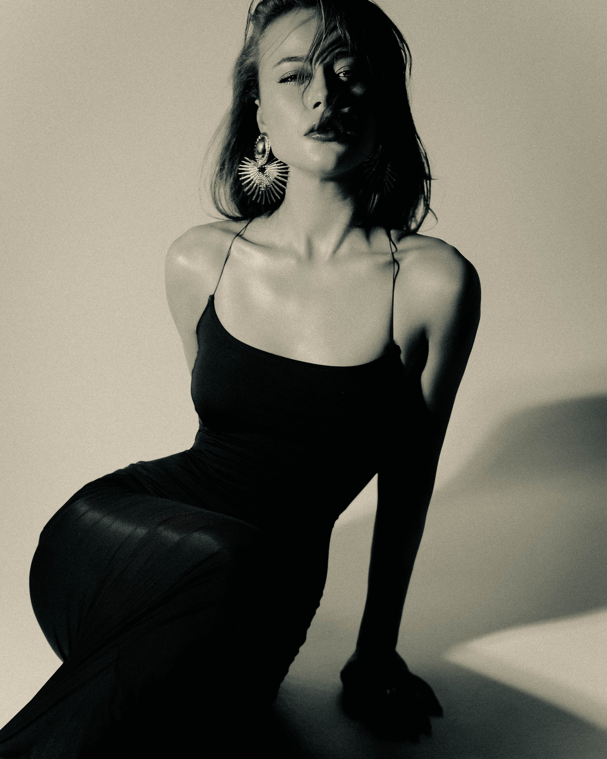 Girs. Male photographer