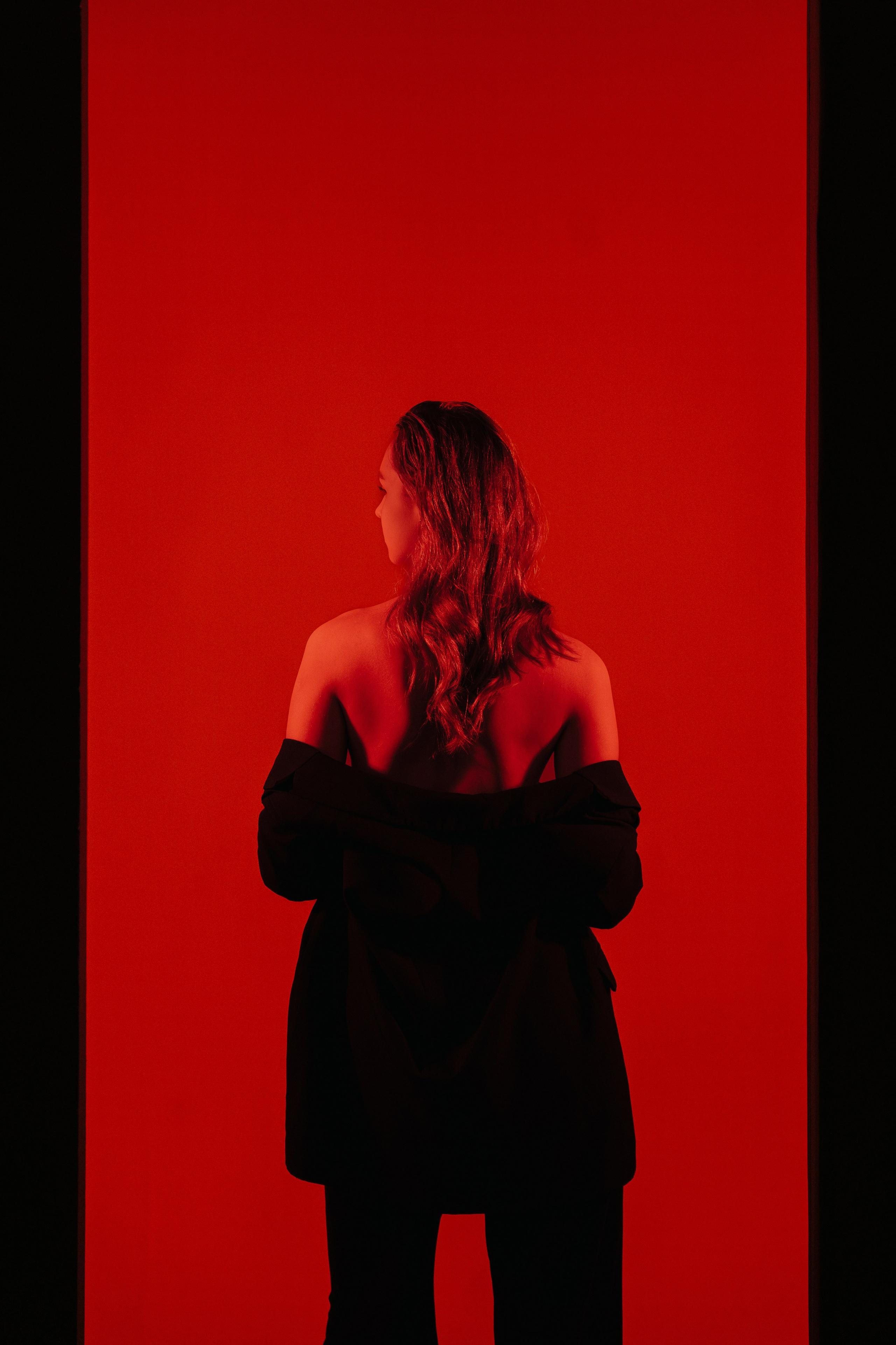 Вика в красном. Паша Страхов — фотограф