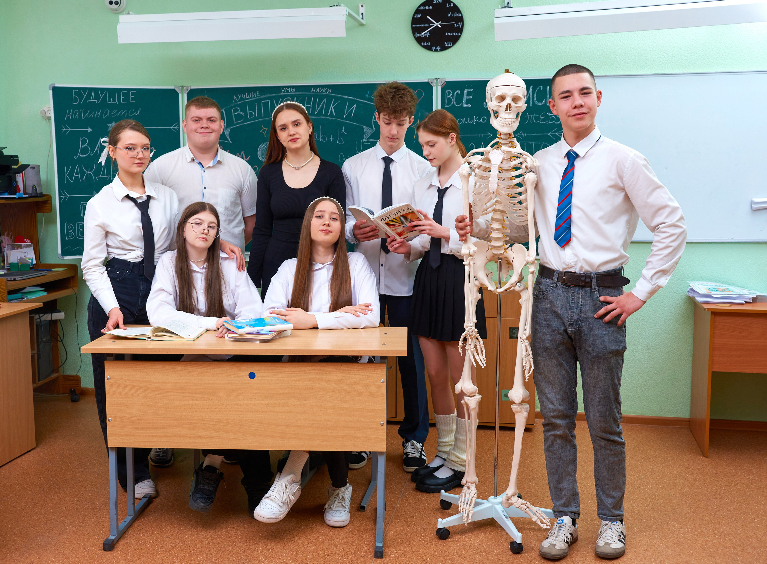 Съёмка в школе. 9 класс. 2024. Childrenfoto.ru