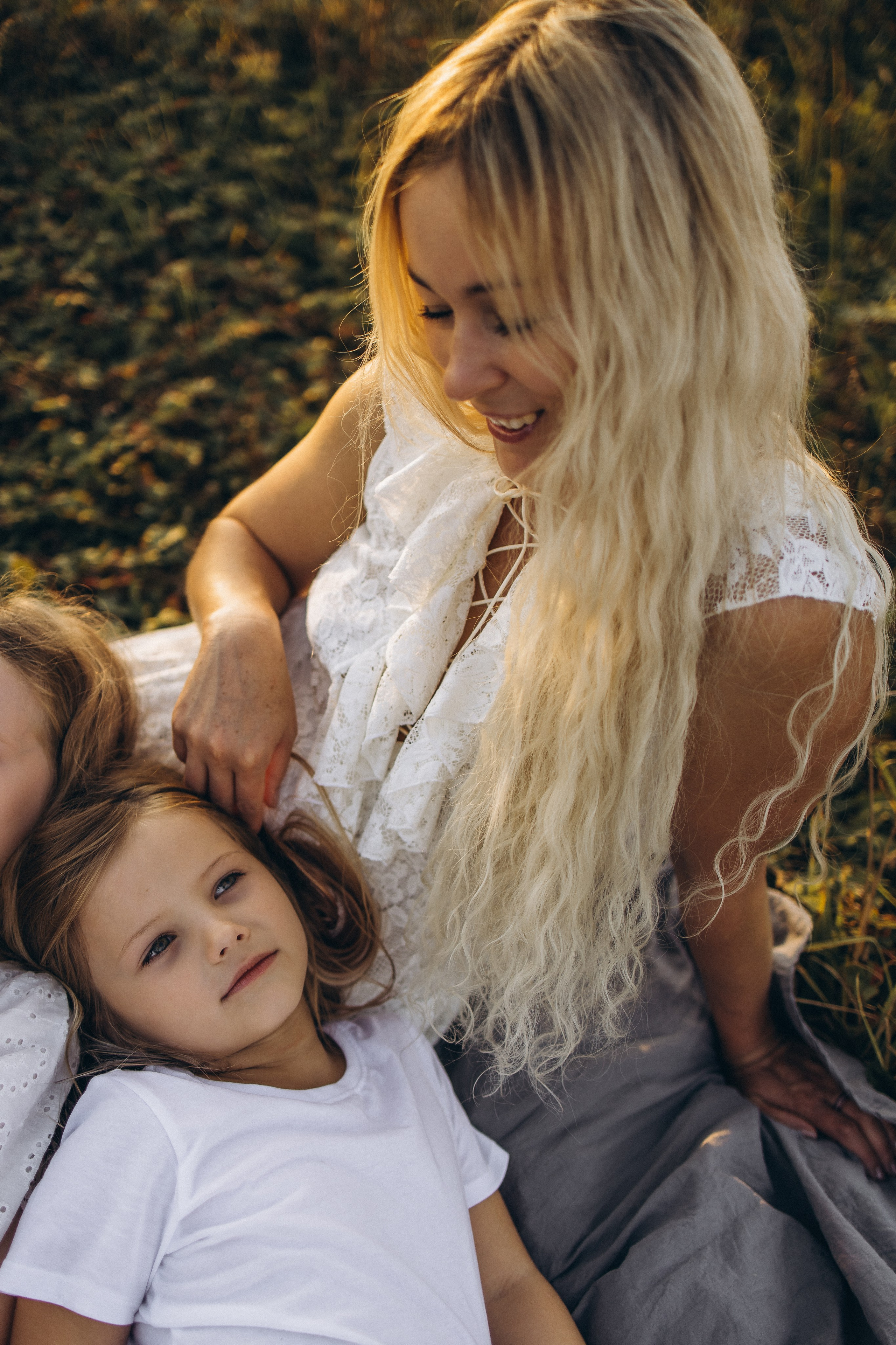 Семейная фотосессия, а природе в поле в Ижевске