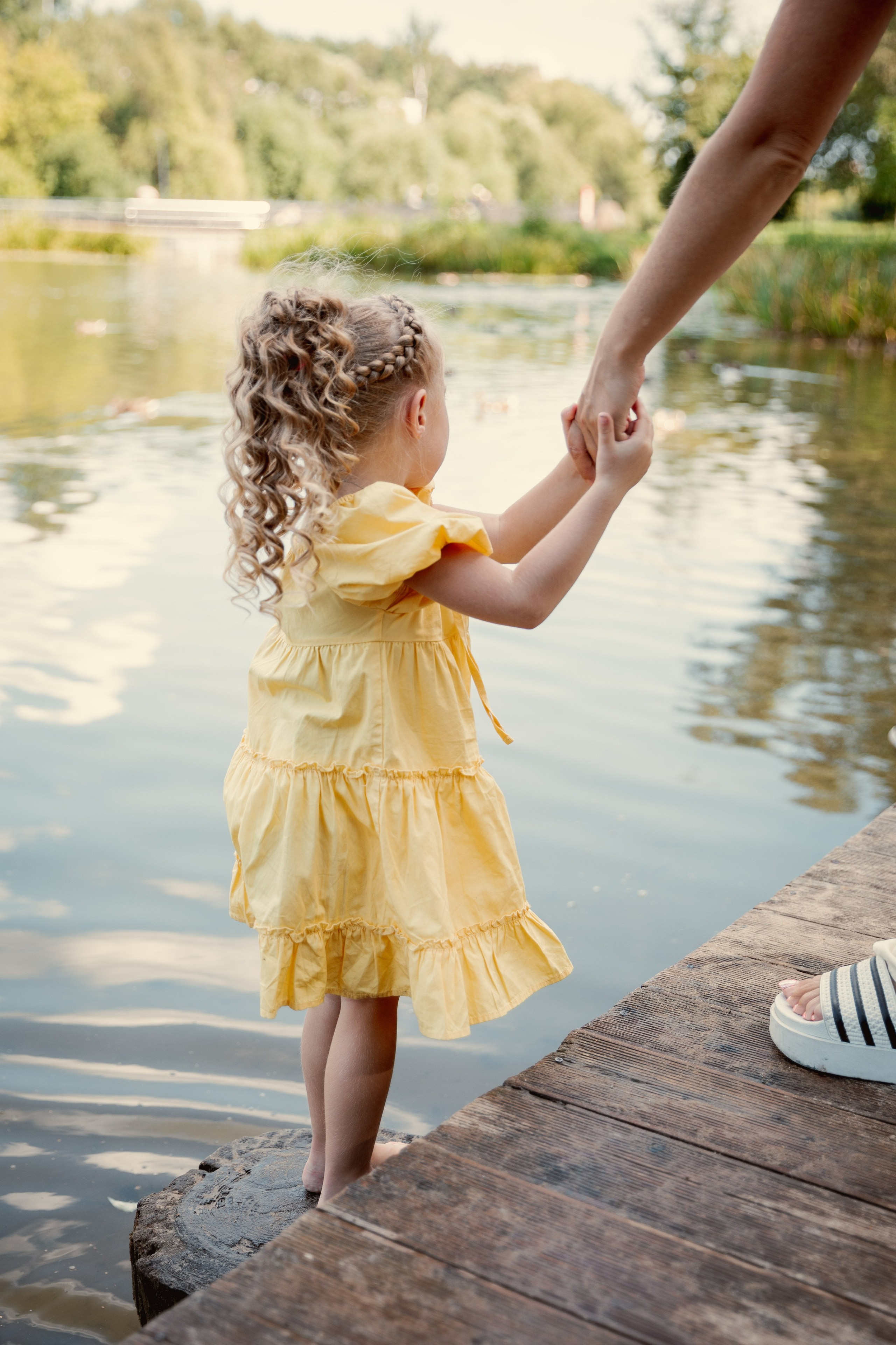 Мама и дочка на прогулке. Индивидуальный и семейный фотограф Ирина Москвичёва