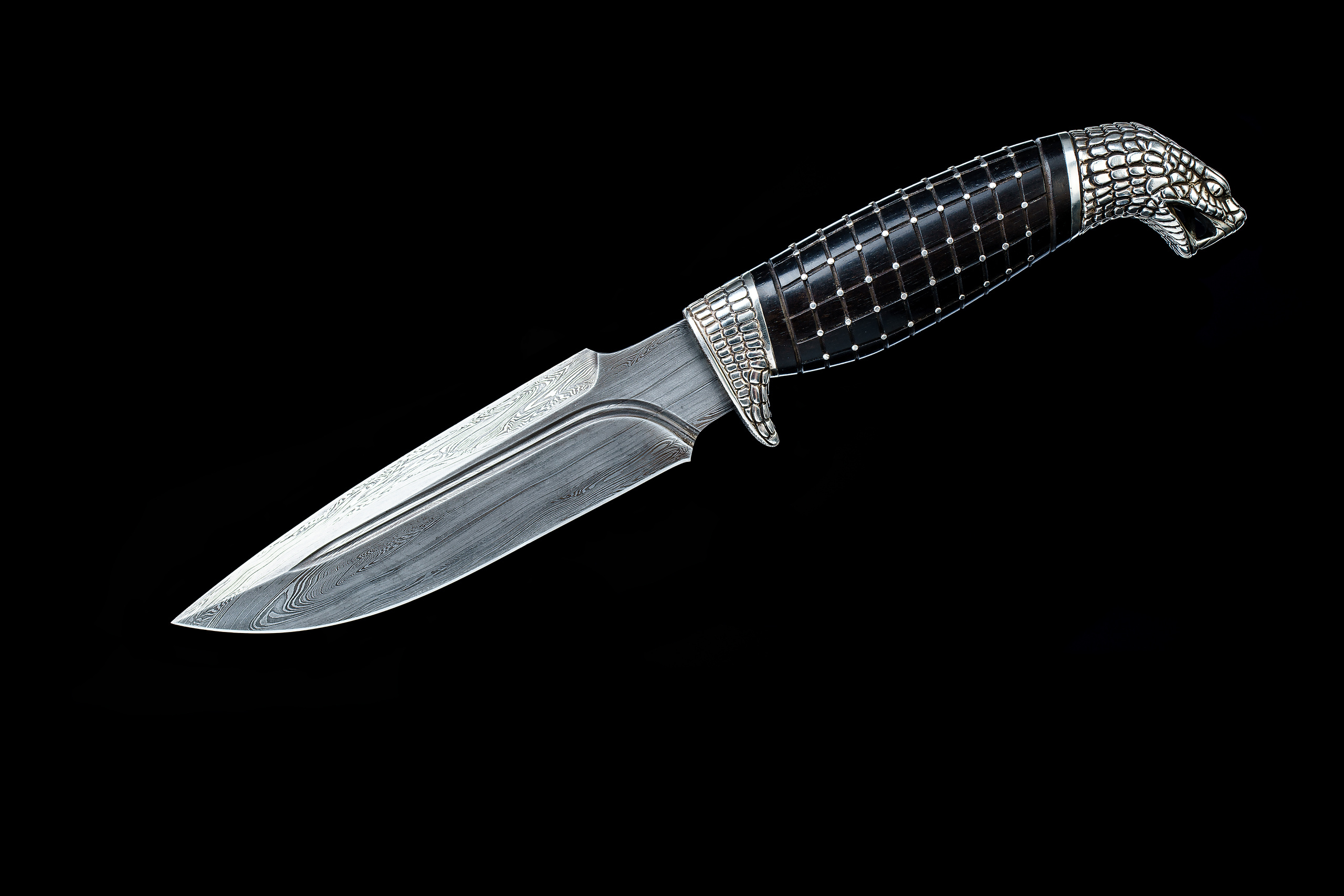 Профессиональный фотограф ножей