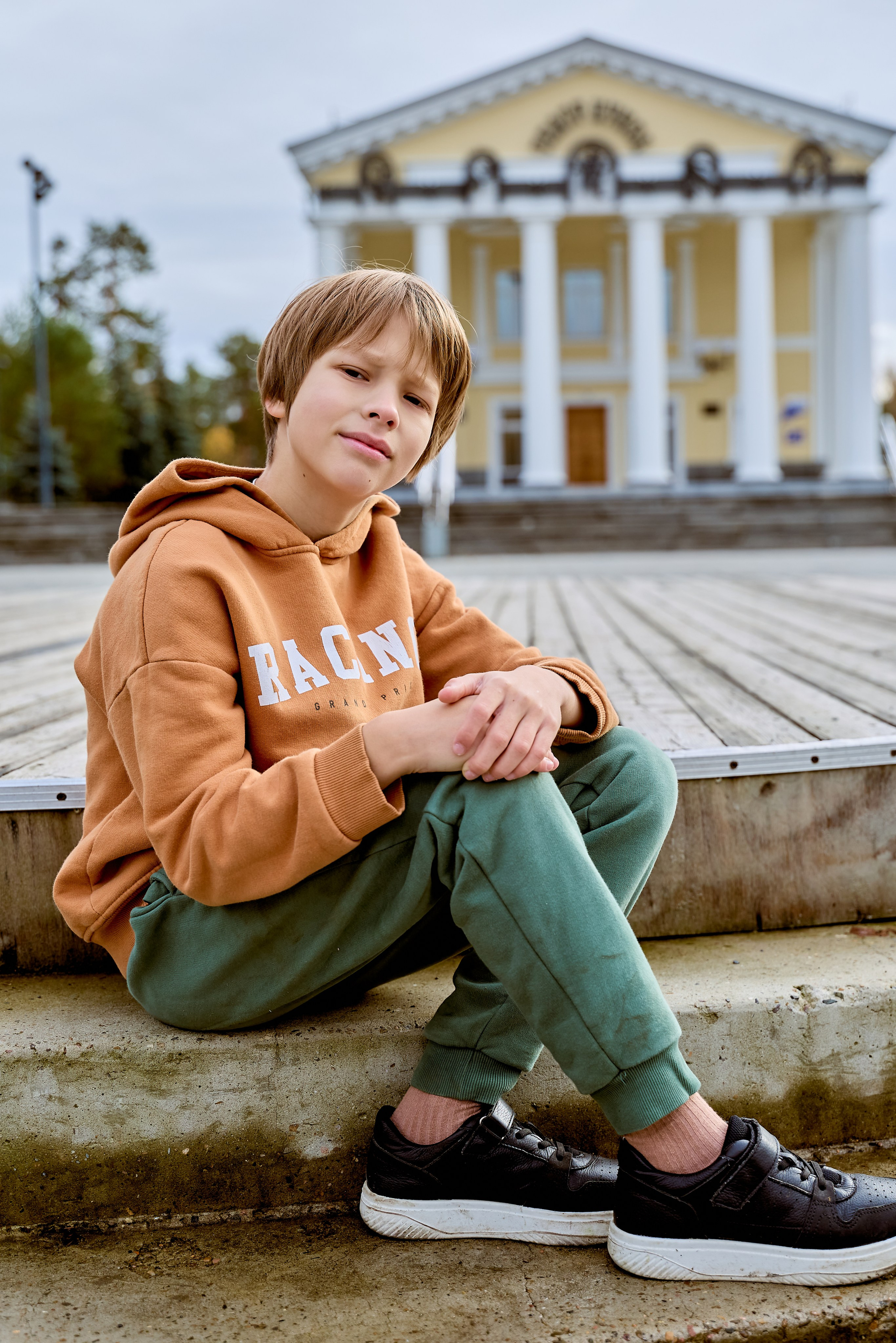 Фотосессия школьников в парке по доступной цене