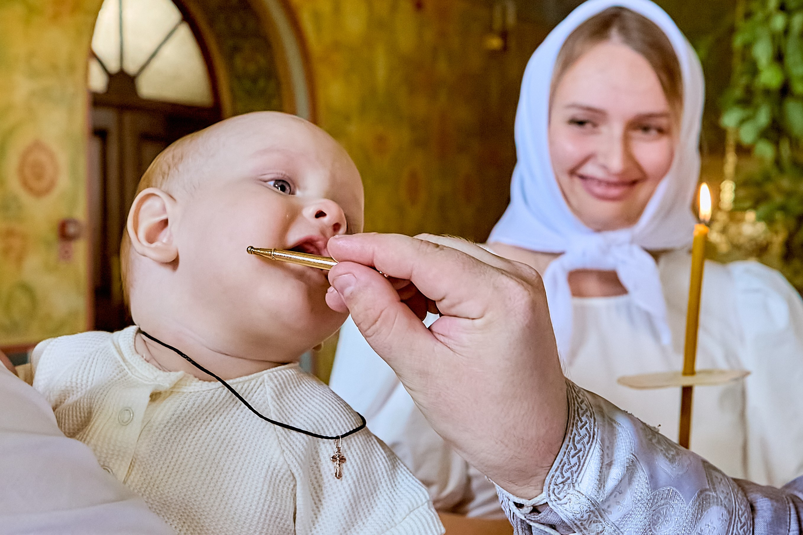 Крещение младенца Илии