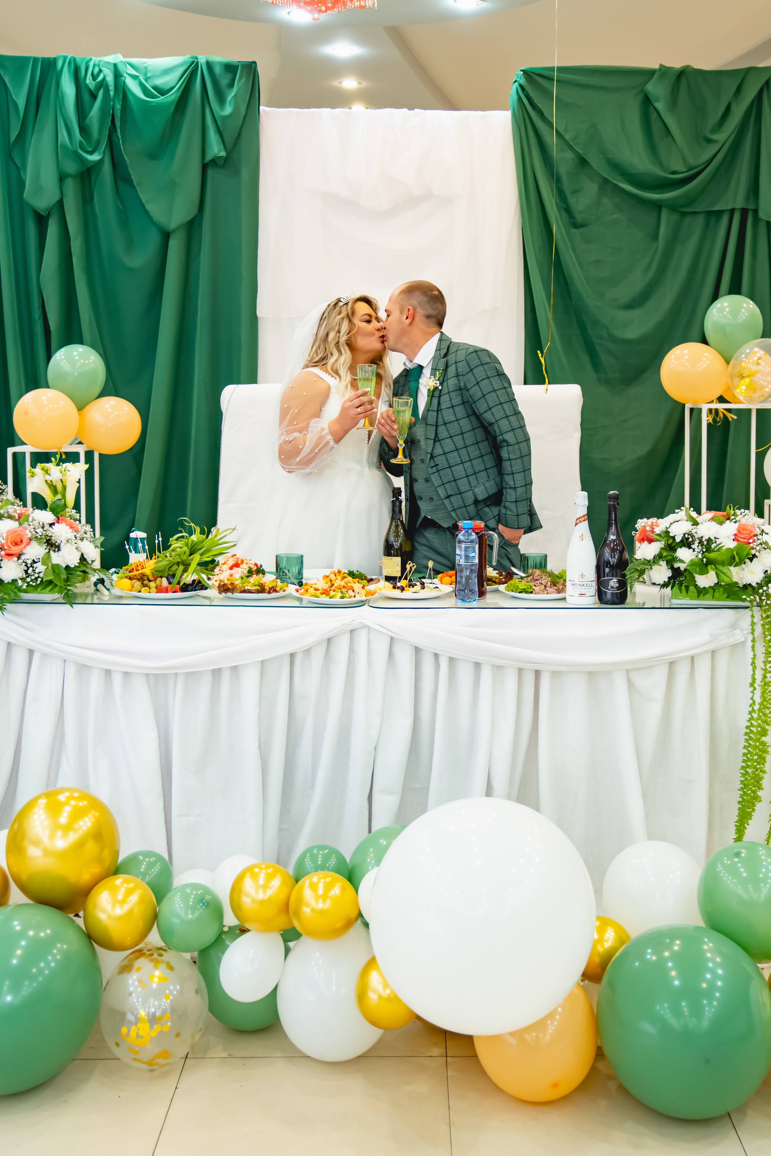 Осенняя Свадьба 2024. Занимаюсь профессиональной фотографией и живу рядом с Байкалом. Работаю в разных жанрах