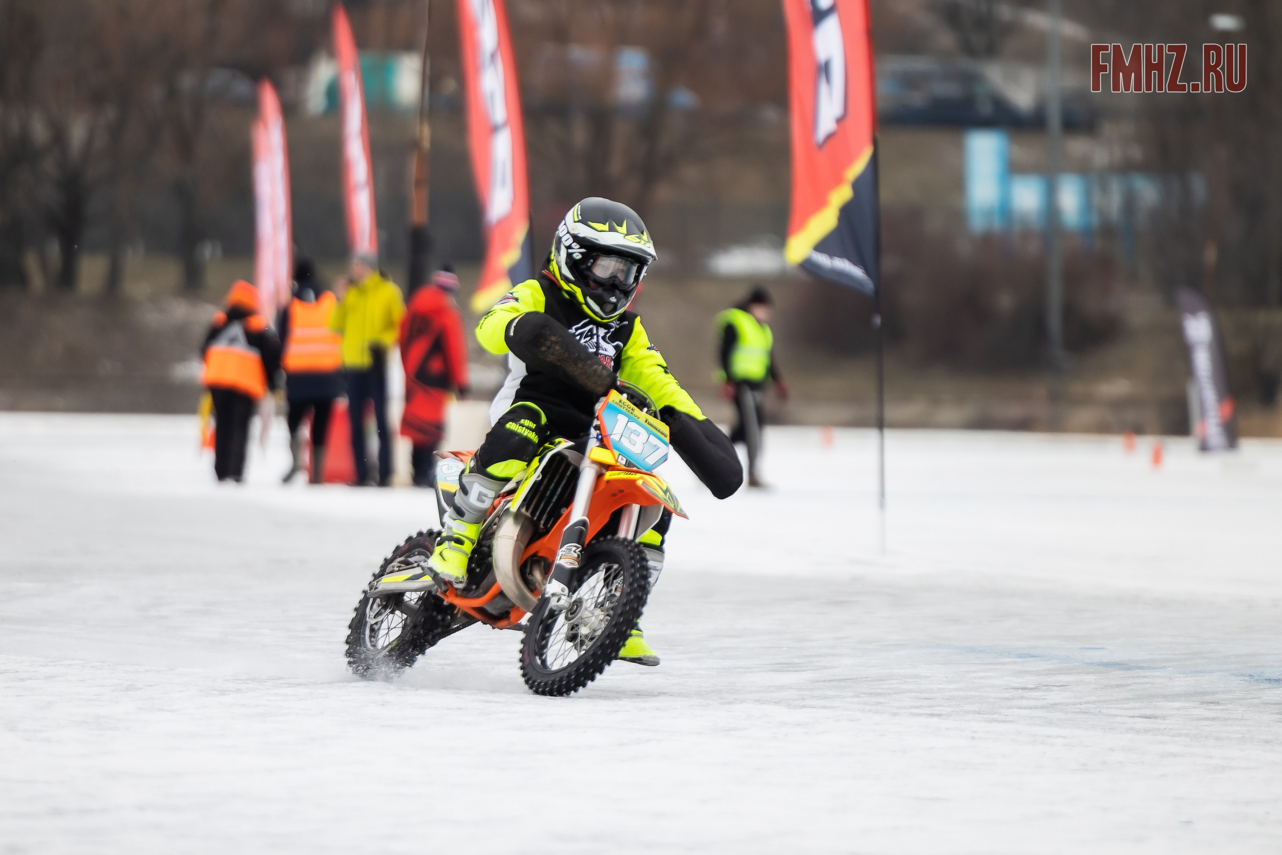 Первый этап Кубка МФР по мотокроссу на льду Большого Крылатского пруда в Москве. 8 февраля 2025 г. Фотограф Владимир Охрименко