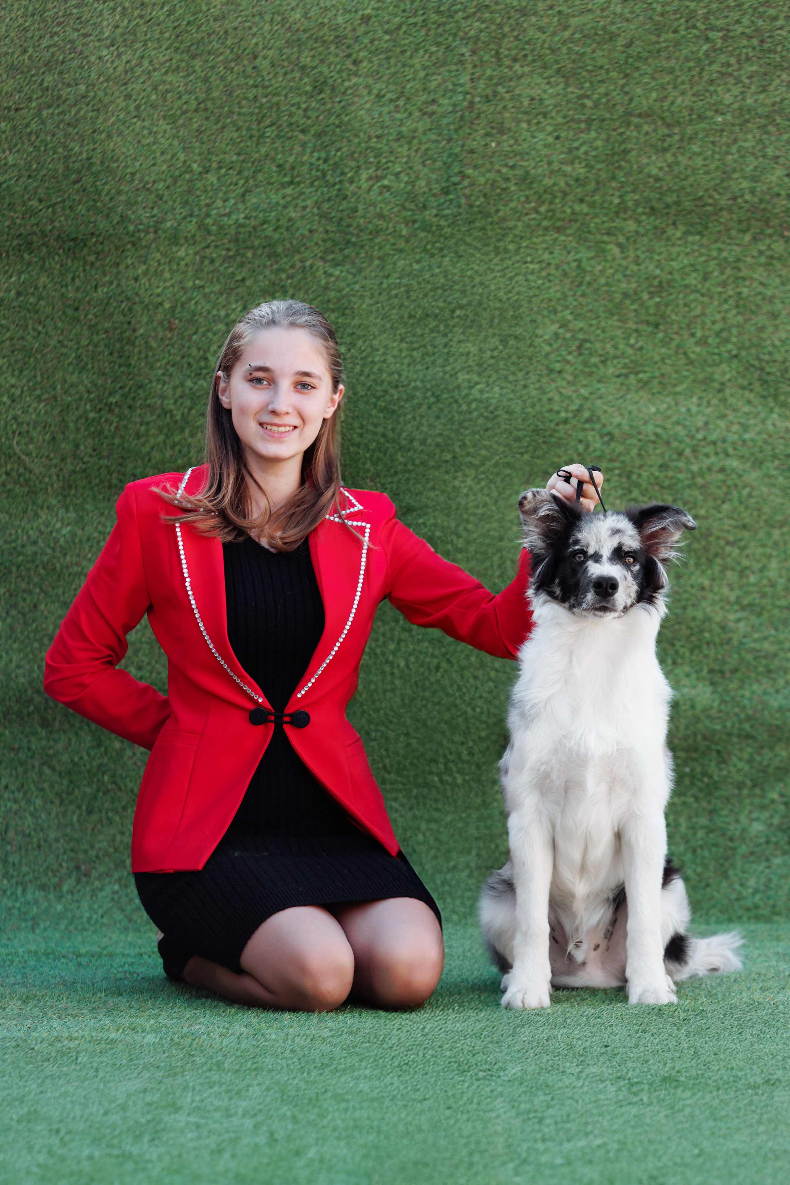 У дома с большой компанией от мала до велика. О нас