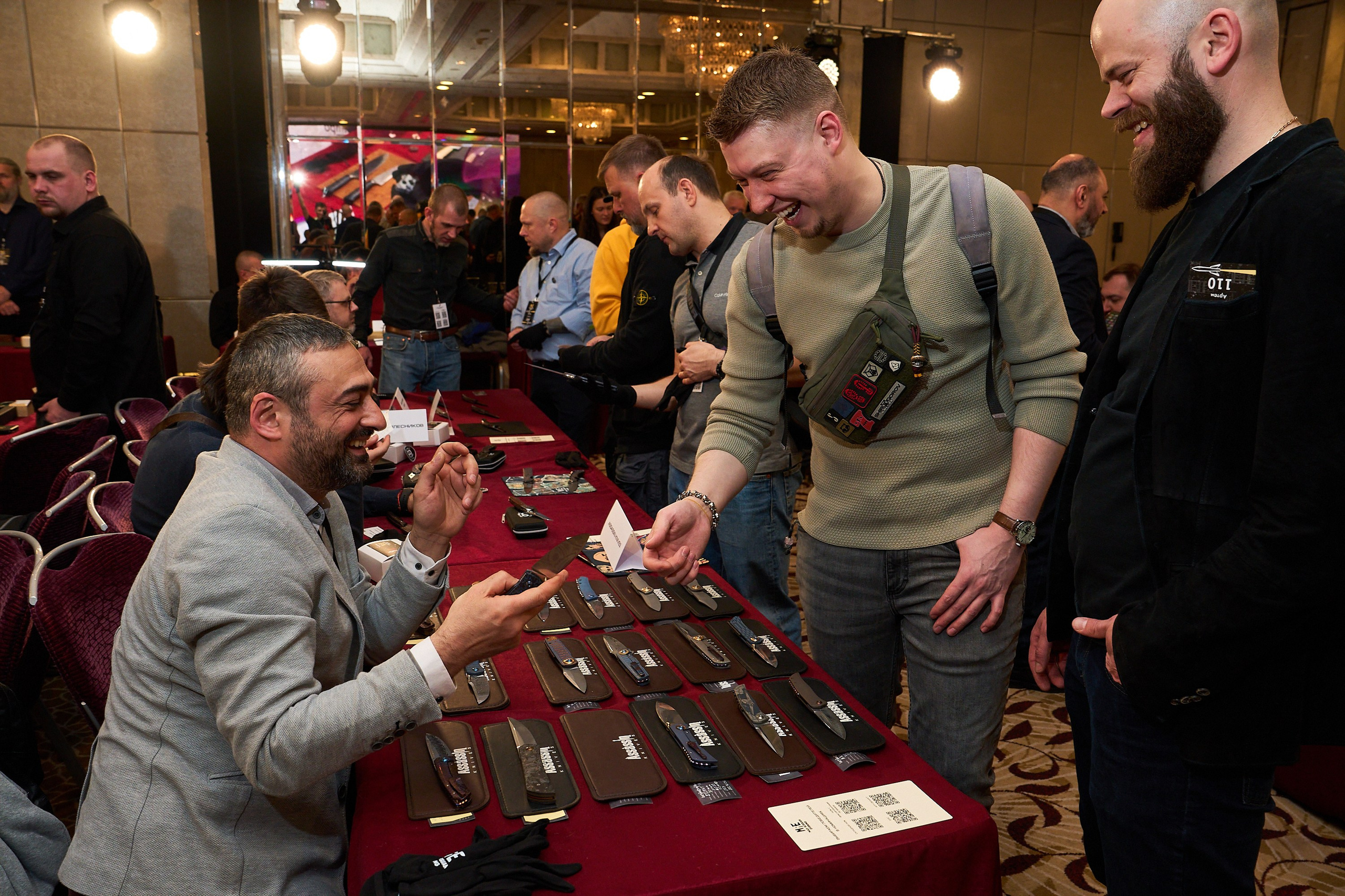 Репртажная фотосъемка выставки ножей 