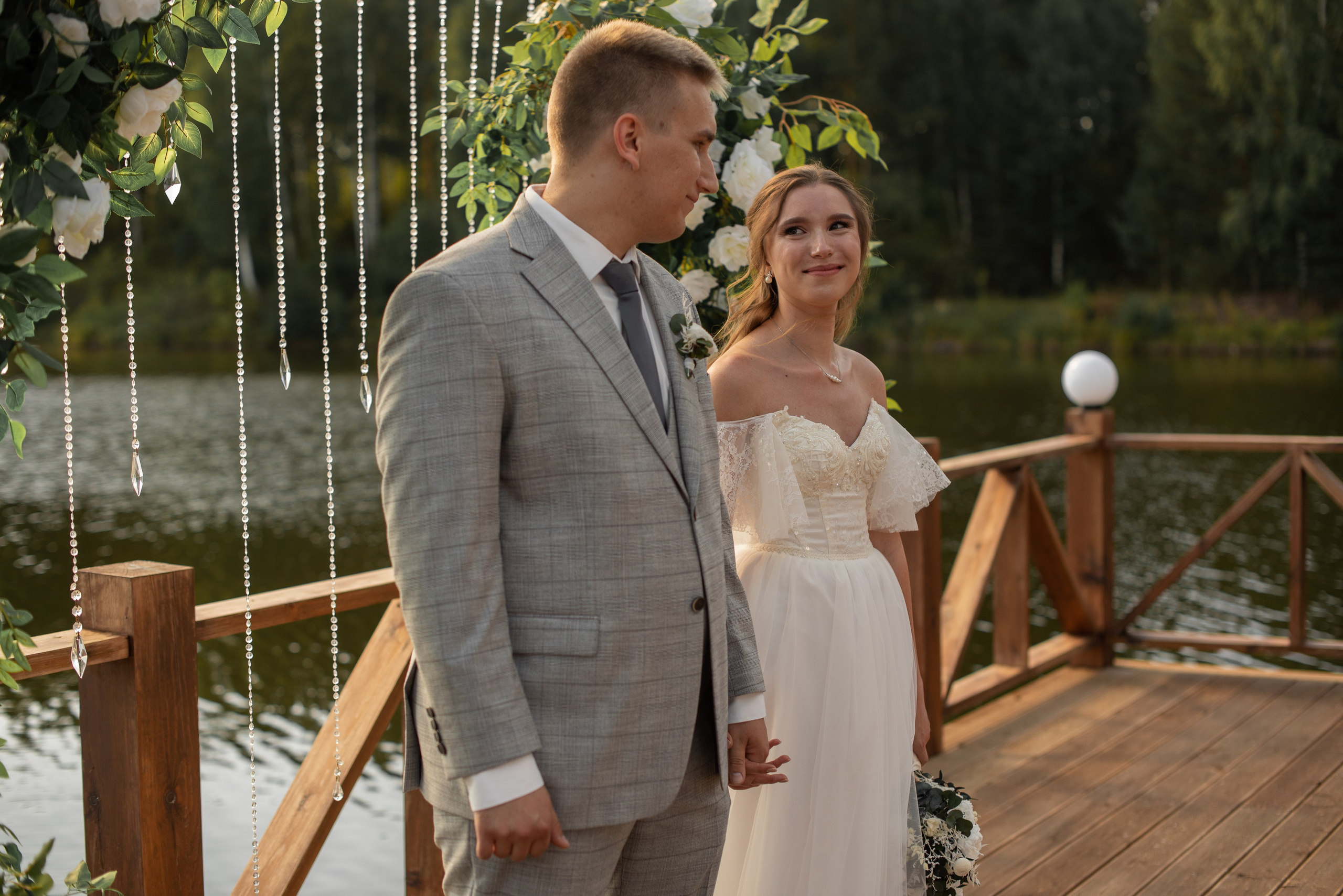 Свадебный альбом 12.08.23 – лучшие кадры с торжества. Свадебный фотограф в Миассе Татьяна Ружникова