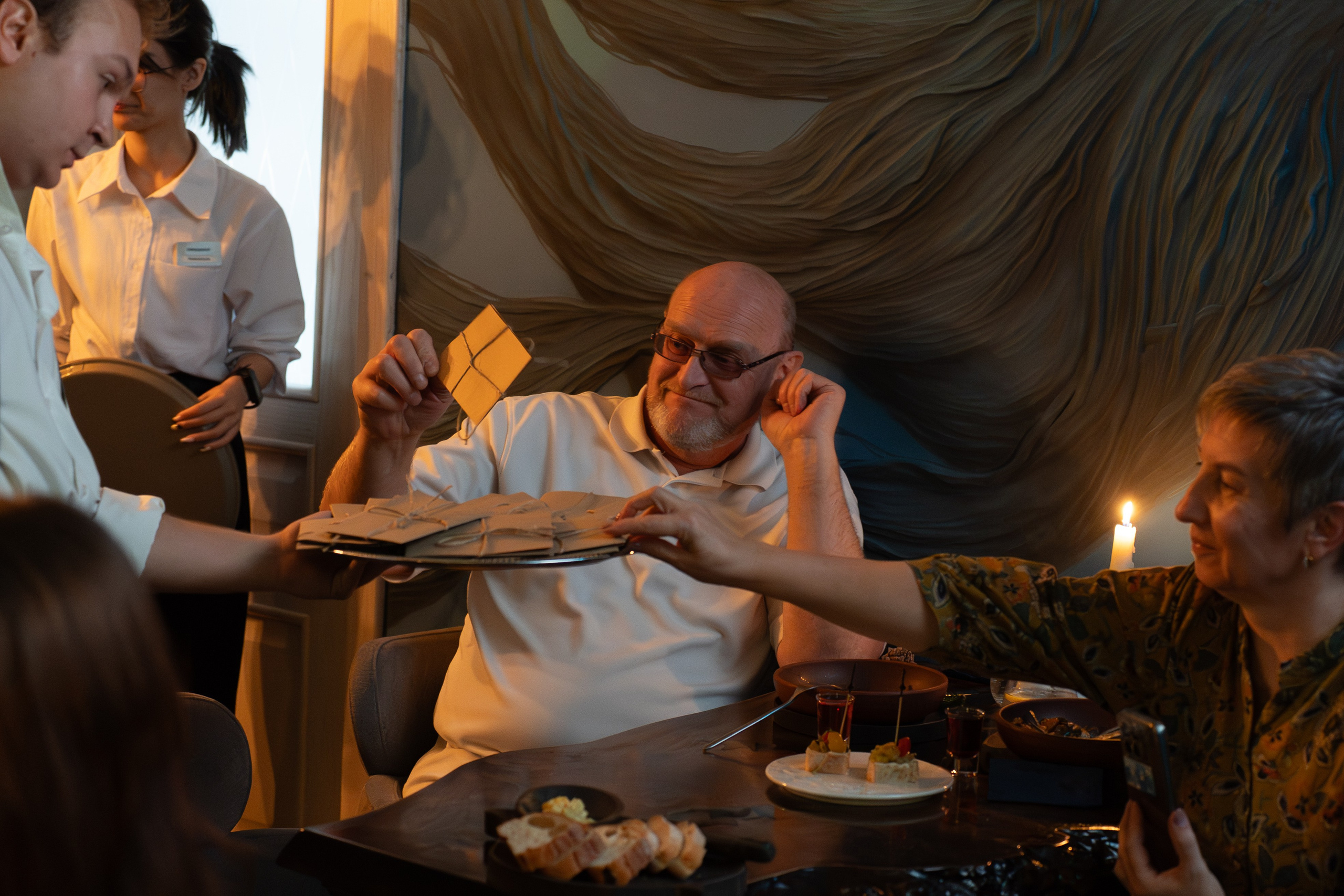 Лед и ложка. Для тех, кто не ждёт удачи, а создаёт её. Каждая фотосессия — это твой момент, твой стиль, твой успех. 📸