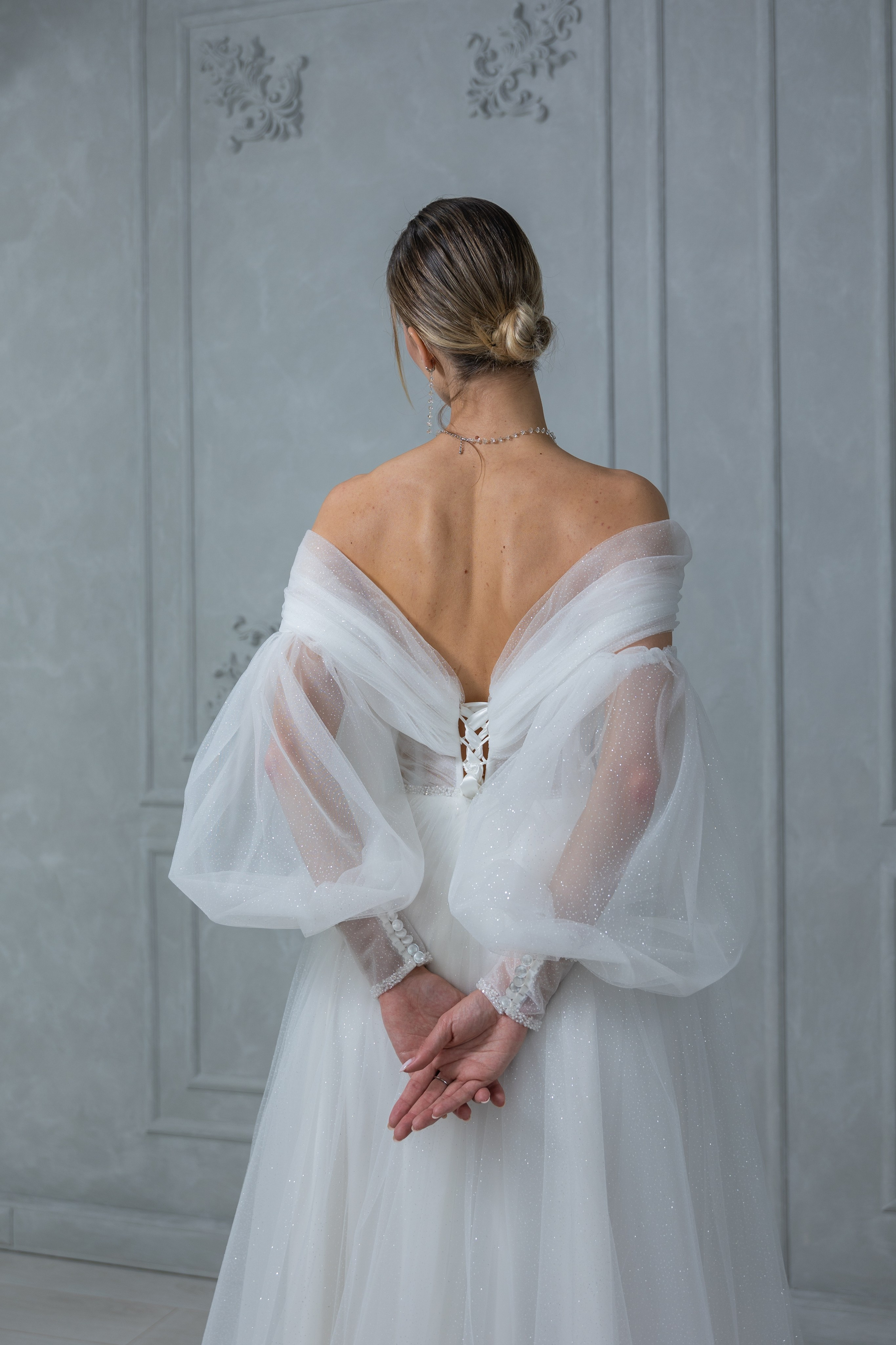 свадебный салон, позы, портрет девушки, свадебные платья, фотосессия, девушка, фотограф, владивосток