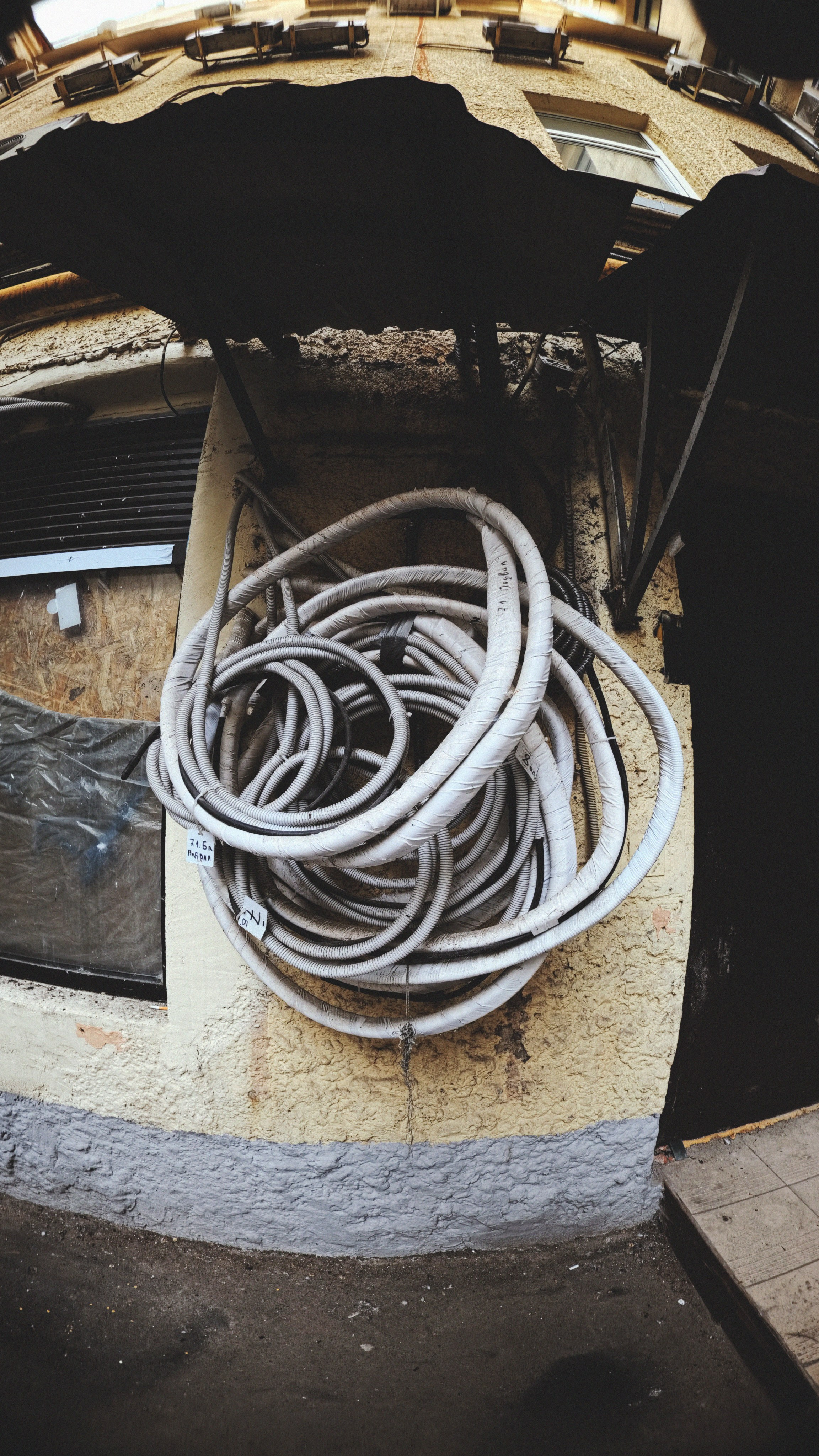 STREET TEST CODE: 002 / Ace Pro II Leica. Street Photographer