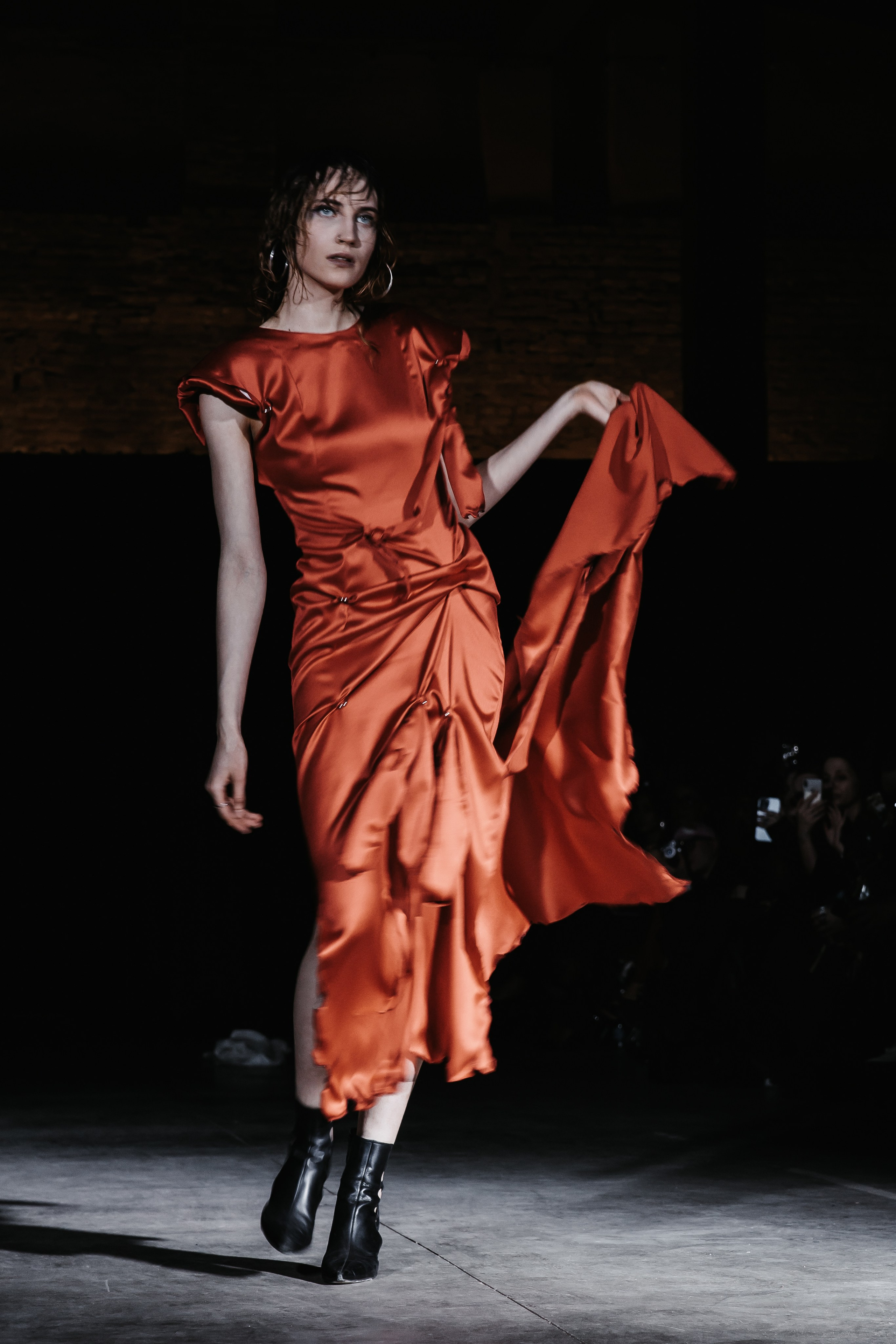 AUXI catwalk андеграунд показ-перфоманс. Фотограф в Санкт-Петербурге Вагнер Юлия