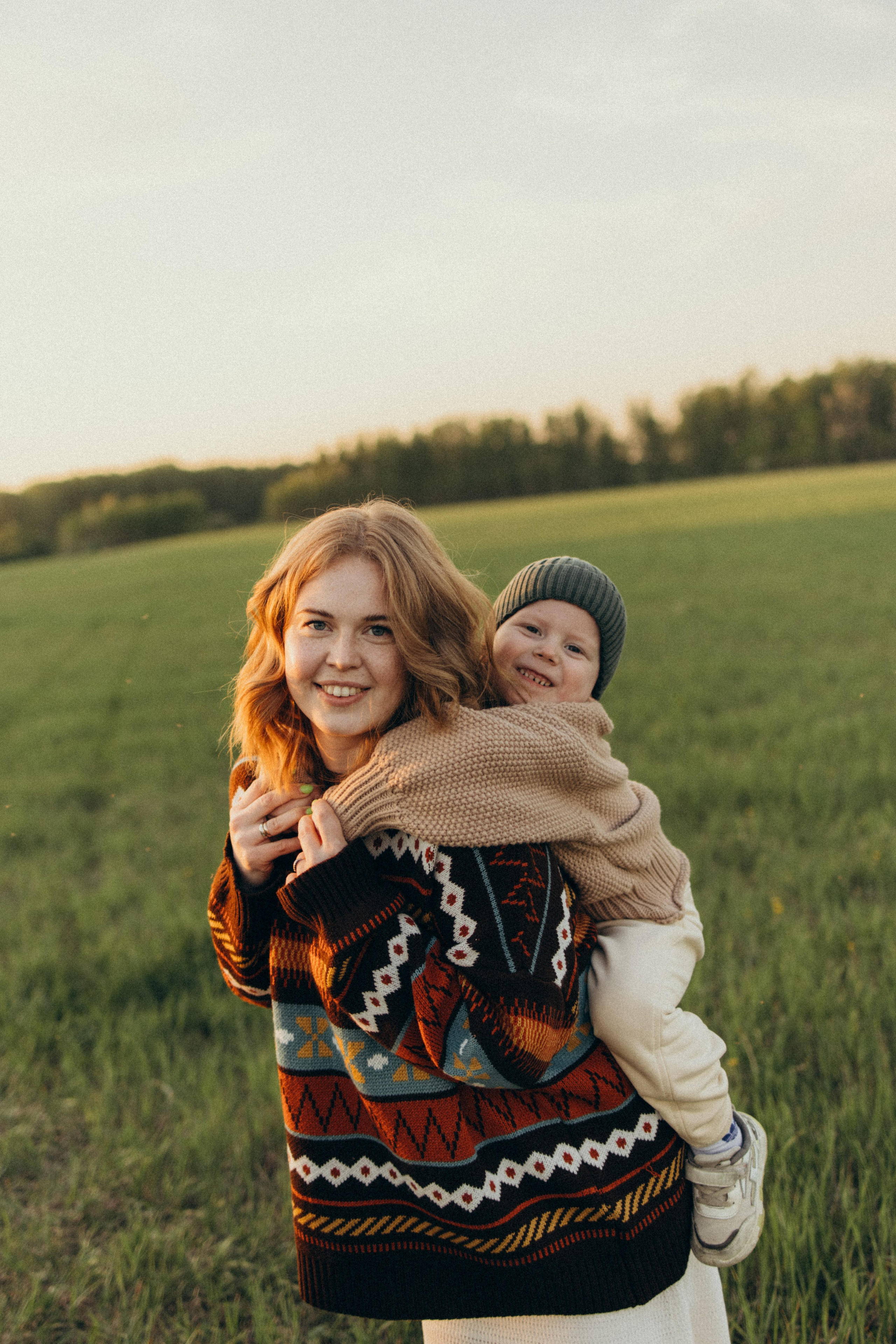 В поле. Семейный и детский фотограф в Тюмени Вика Алленова