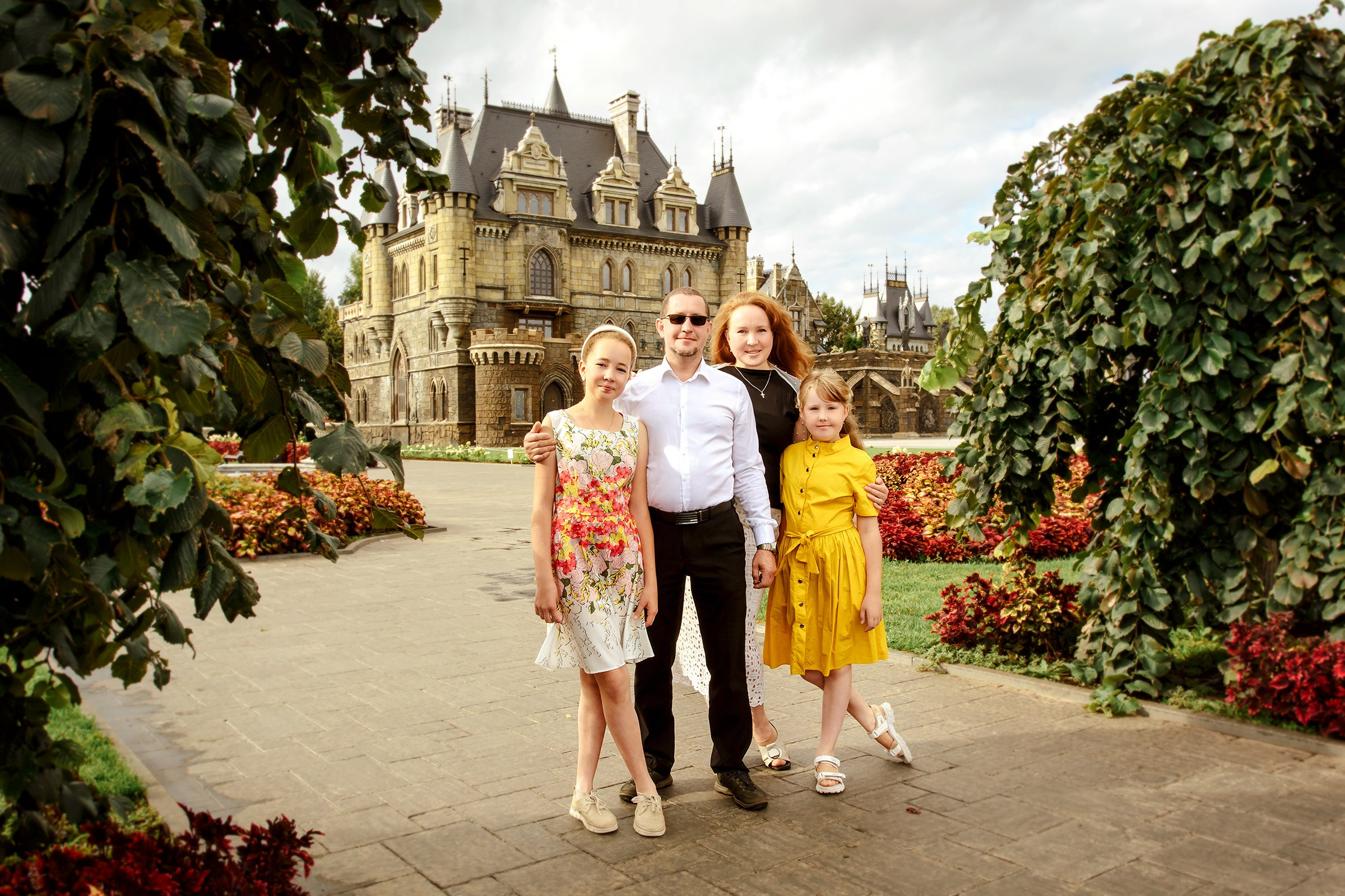 Семейная фотосессия у Замка Гарибальди. Фотограф Оксана Сафонова г. Тольятти