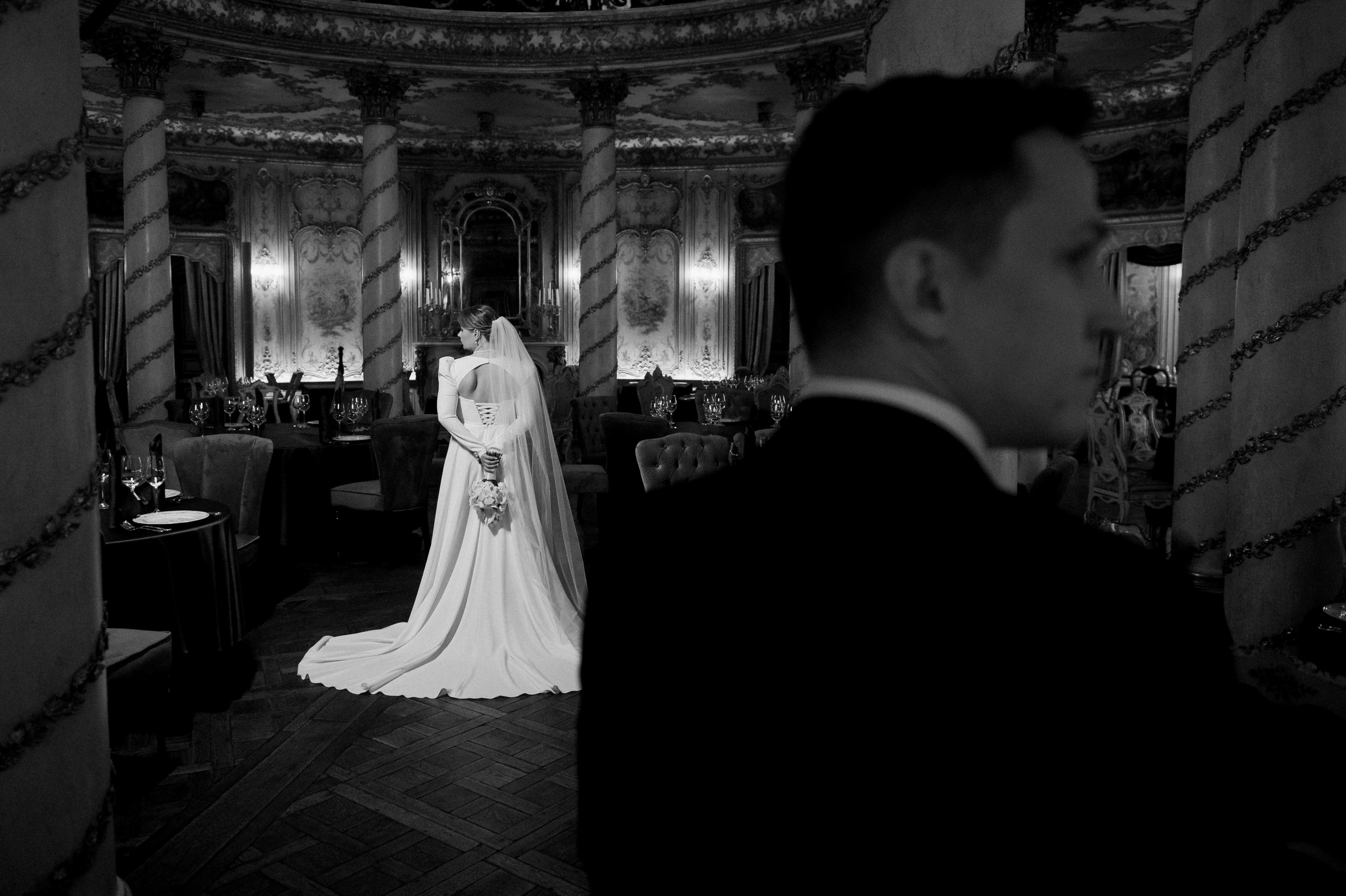 Свадебные сборы и фотосессия в отеле St. Regis. Свадебный фотограф Москва — Сергей и Татьяна