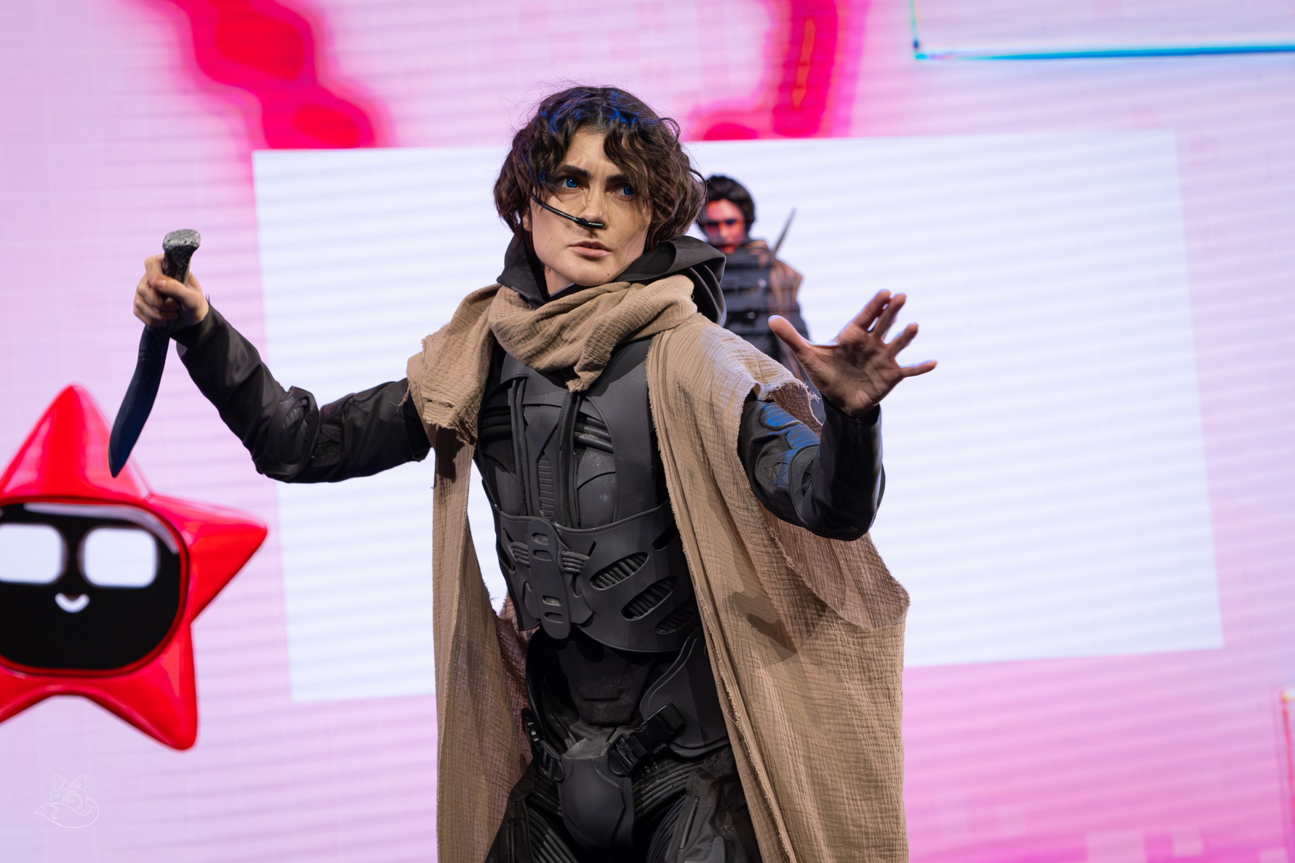 Сцена РЭД ЭКСПО 2024. Косплей фотограф