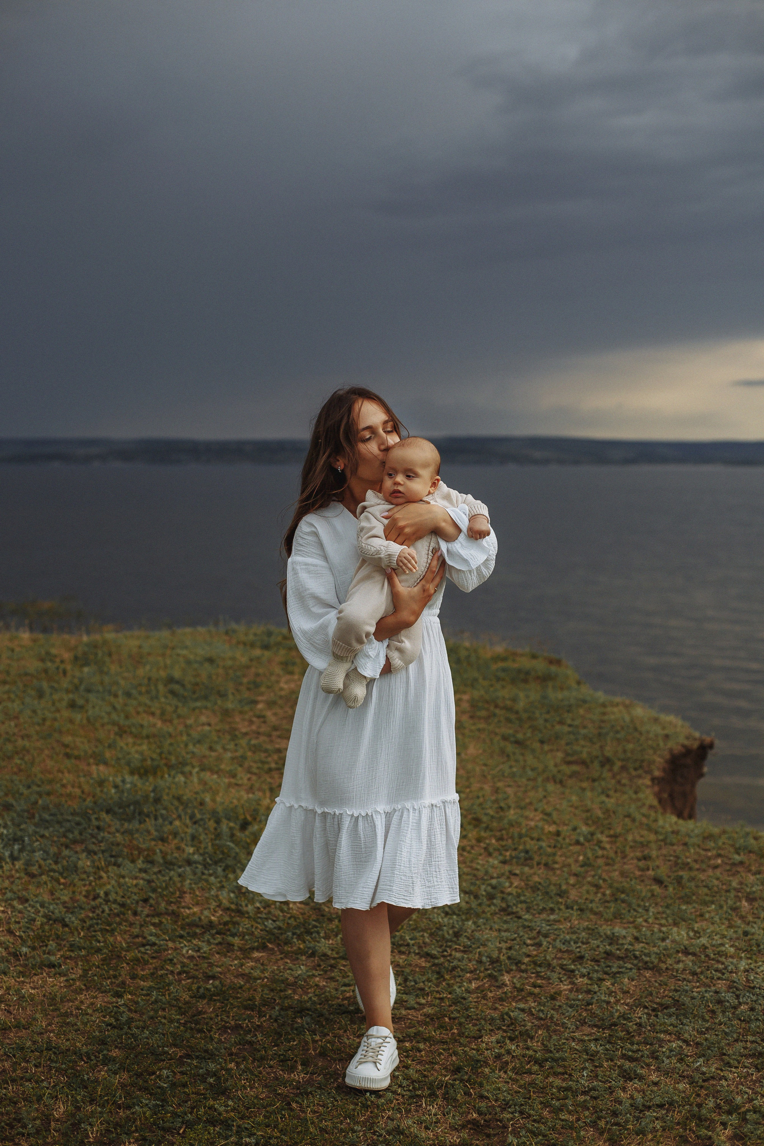 Теплая семейная фотосессия во время грозы. Семейный и свадебный фотограф в Саратове Катерина Оленская