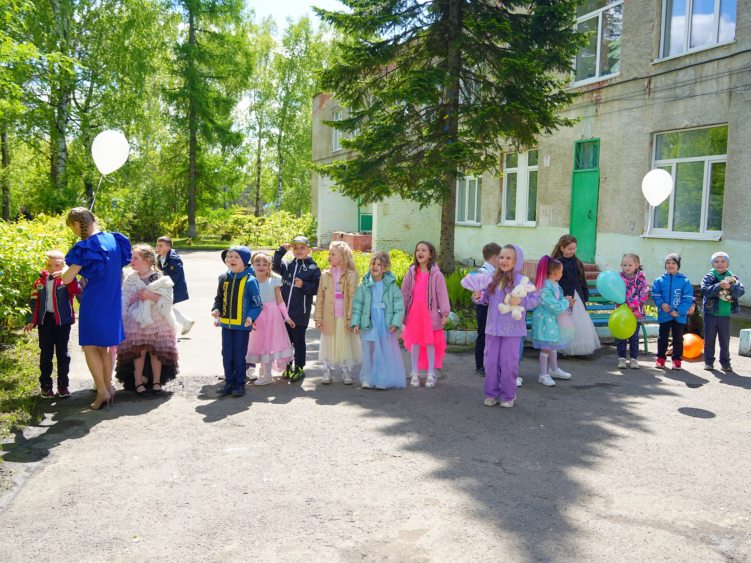 Фотосъемка видеосъёмка фотограф видеооператор новогодних утренников  в. Фотограф, видеооператор Нина Коршунова