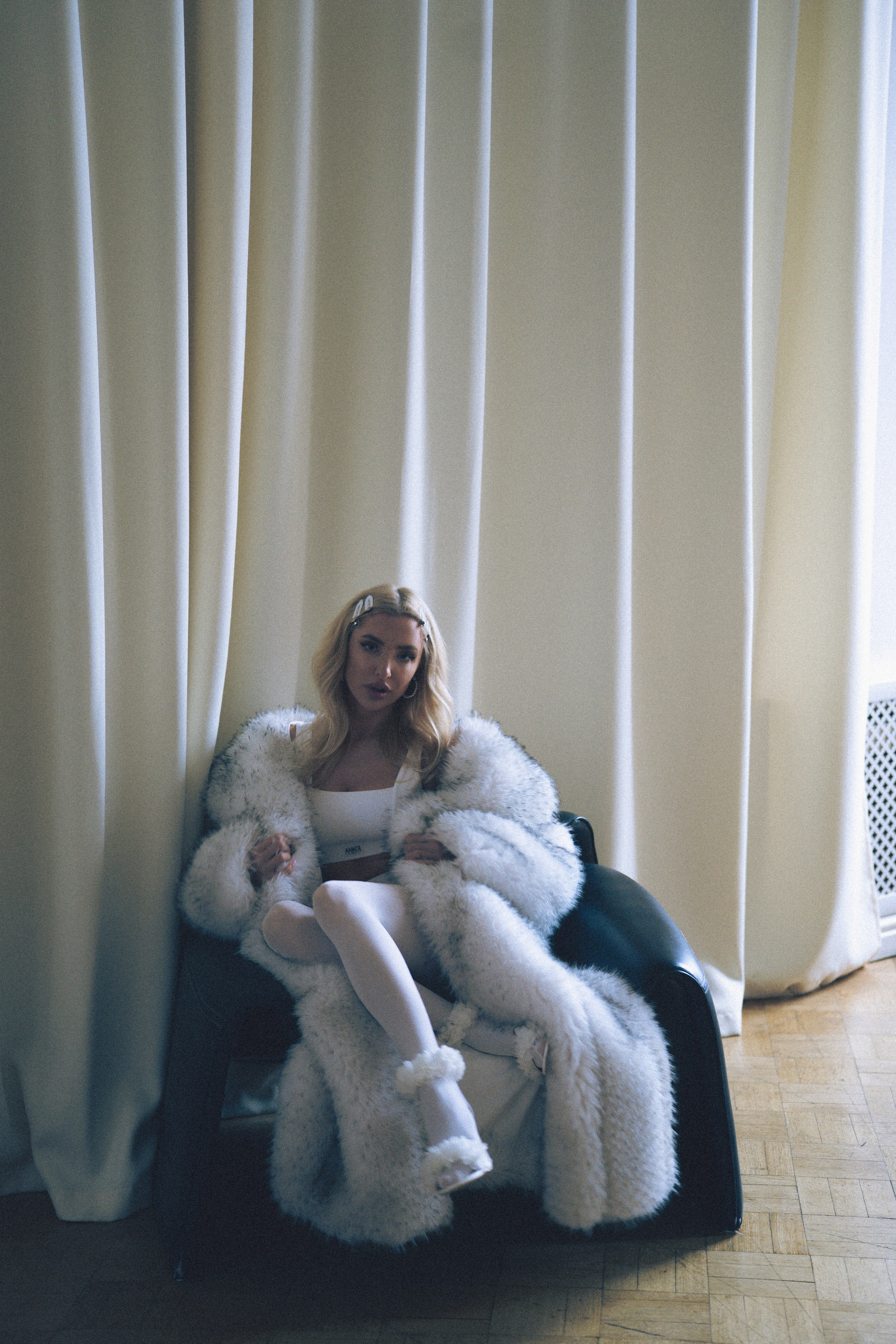 МИНИМАЛИЗМ В СТУДИИ НА ЧЕРНЫШЕВСКОЙ В СТУДИИ С БАЛКОНОМ. Профессиональный фотограф, Санкт-Петербург — Виктория Богомолова