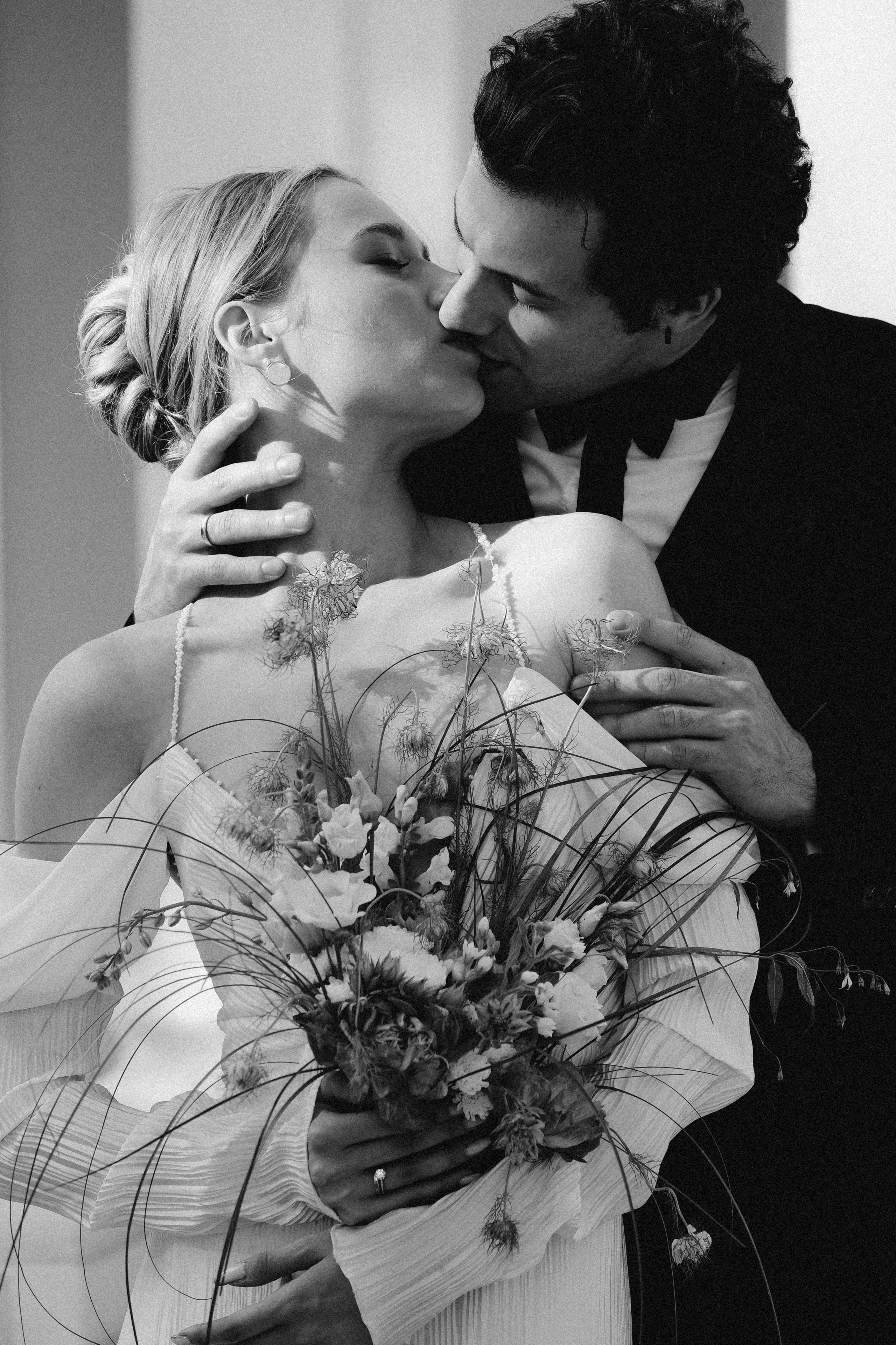 СВАДЕБНАЯ СЬЕМКА В ПАРКЕ ОРАНИЕНБАУМ. Профессиональный фотограф, Санкт-Петербург — Виктория Богомолова