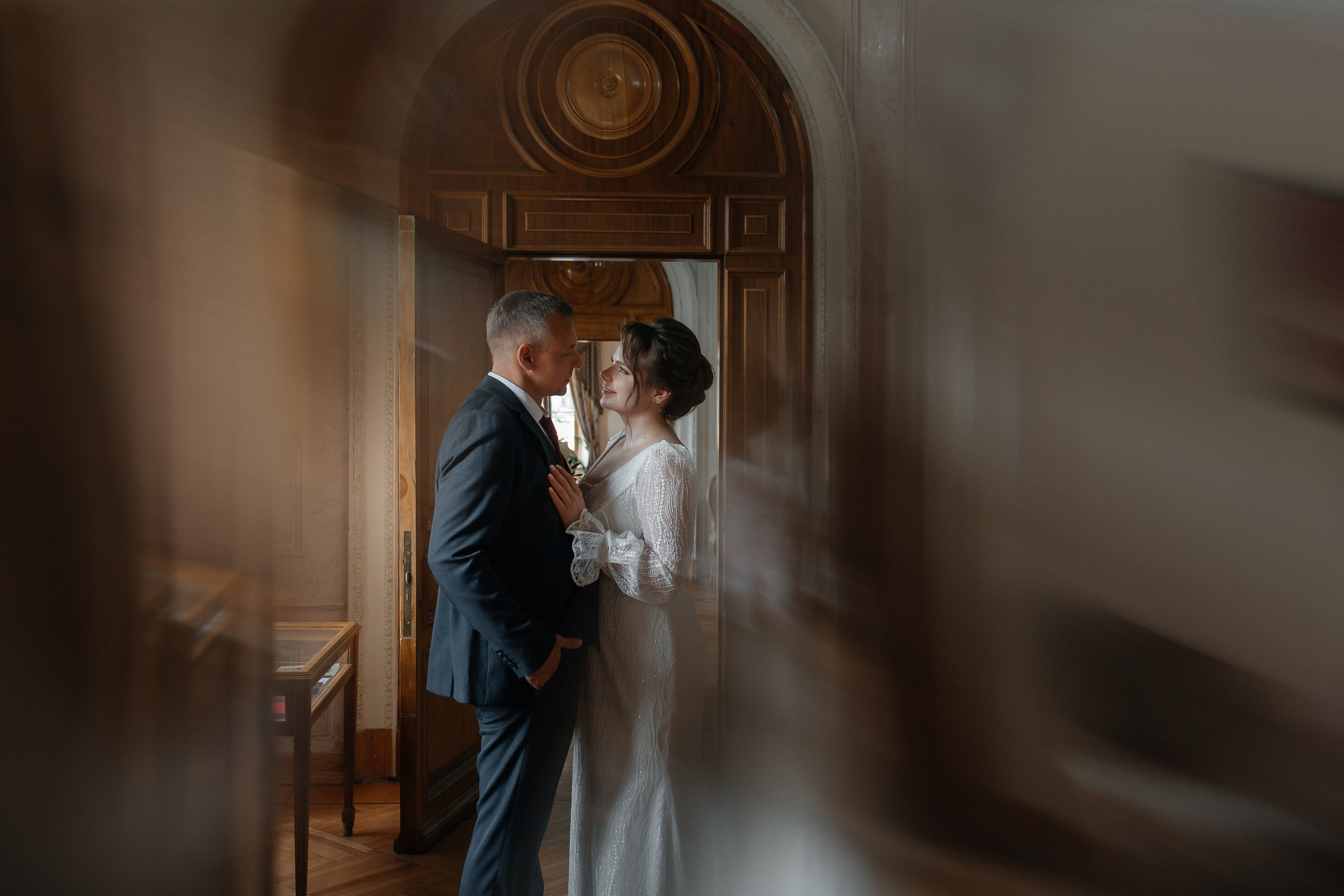 Свадебная фотосессия в Пушкинской библиотеке. Фото Радости. Свадебный и семейный фотограф в Москве Юлия Самойлова