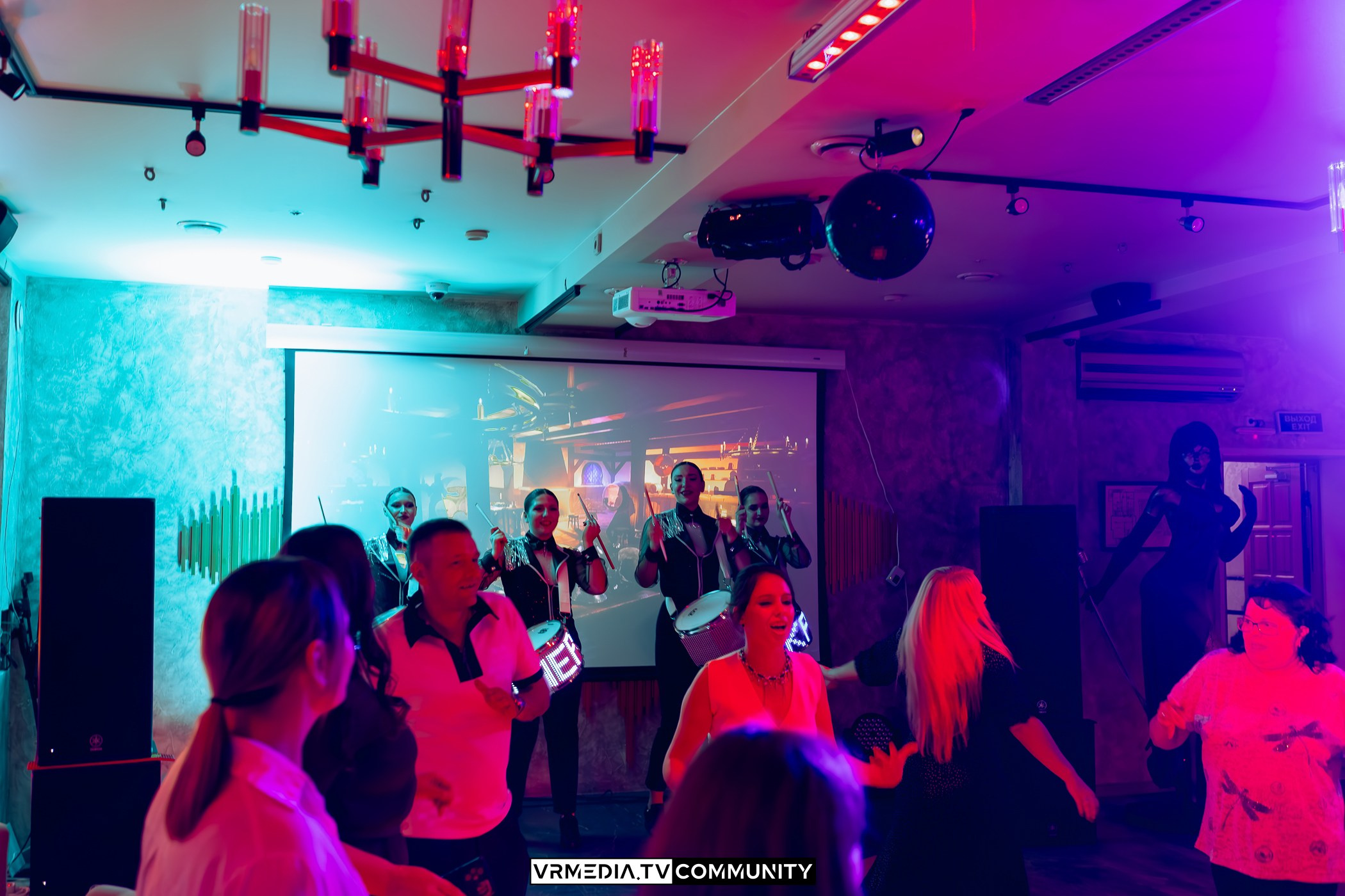 Выходные в караоке-баре «Империя»