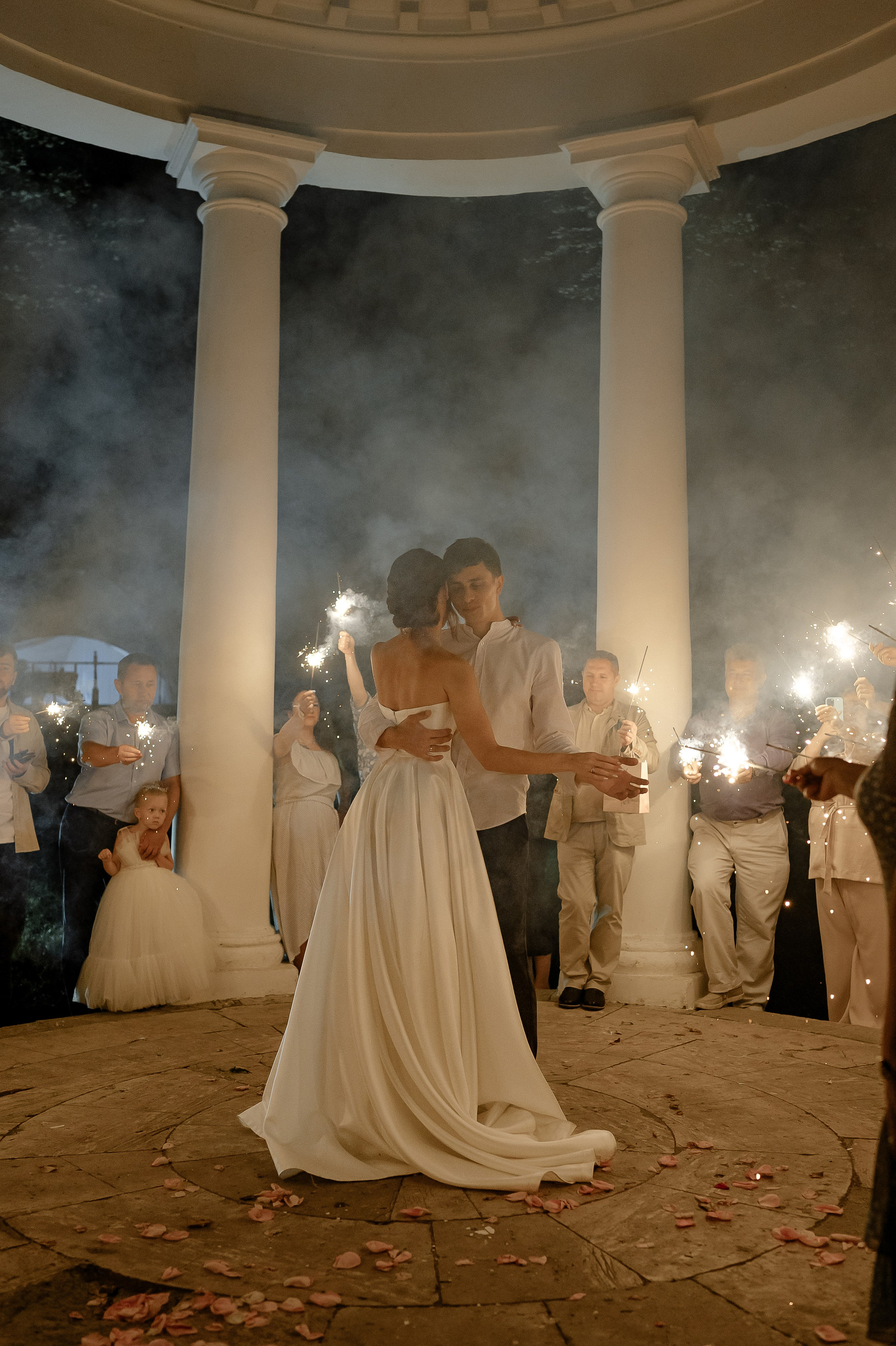 Свадебный танец на свадьбе в усадьбе