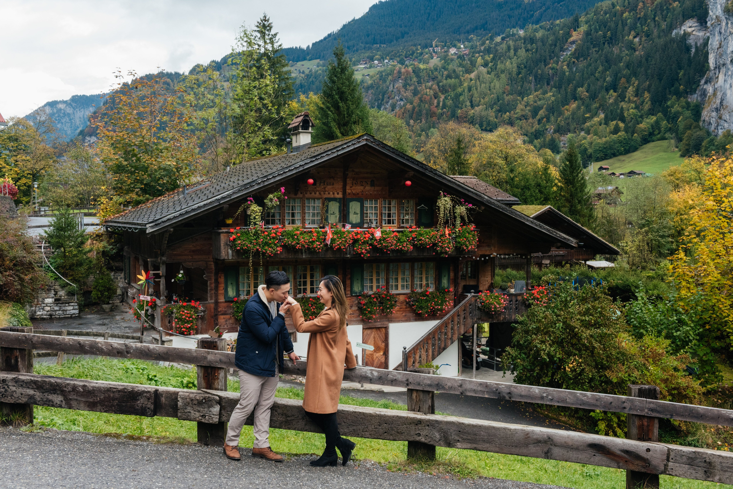 Tina & Wesley (Wengen, Lauterbrunnen). Photographer in Interlaken area