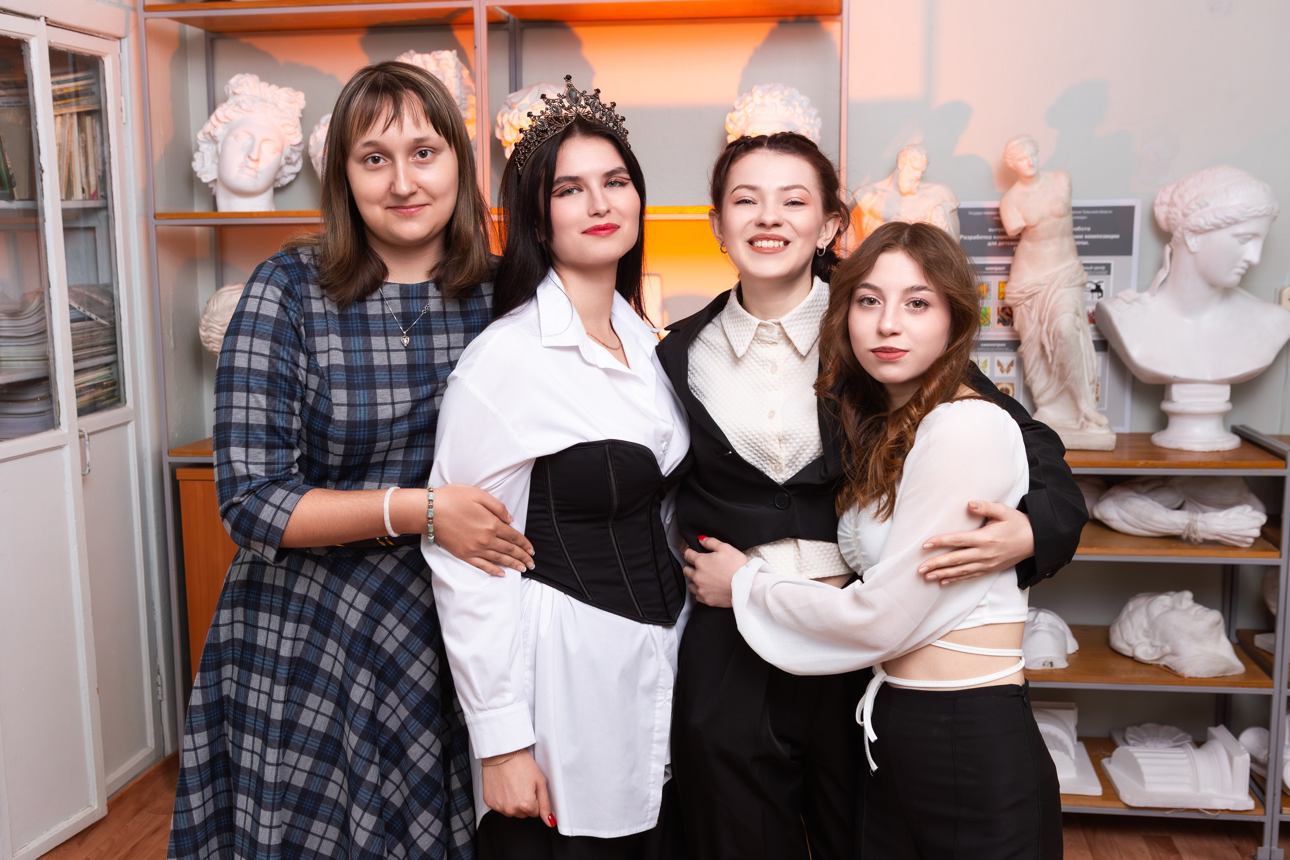 ФОТОСЕССИЯ В АУДИТОРИИ ДЛЯ БУДУЩИХ УЧИТЕЛЕЙ — выпускников Чернского профессионально-педагогического колледжа. ТВОЙ АЛЬБОМ / ТВОИ ПРАВИЛА