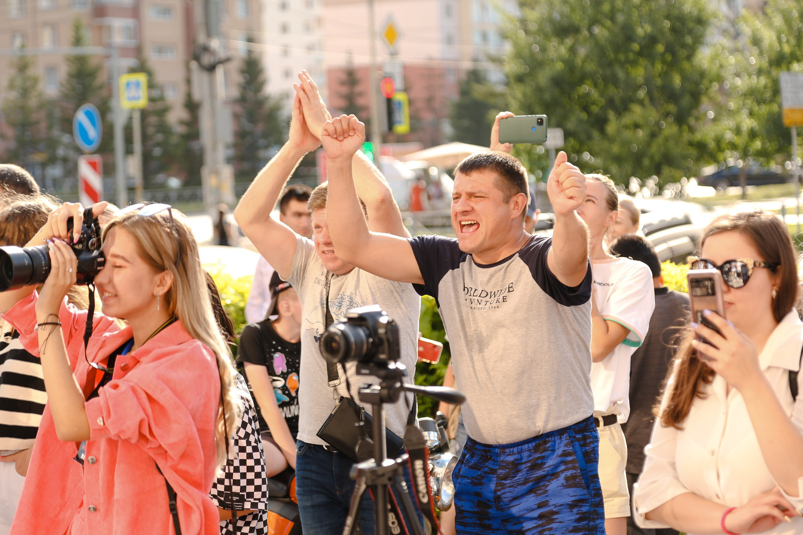 Уличная презентация автошколы. Портретный и репортажный фотограф. Мыльников Илья