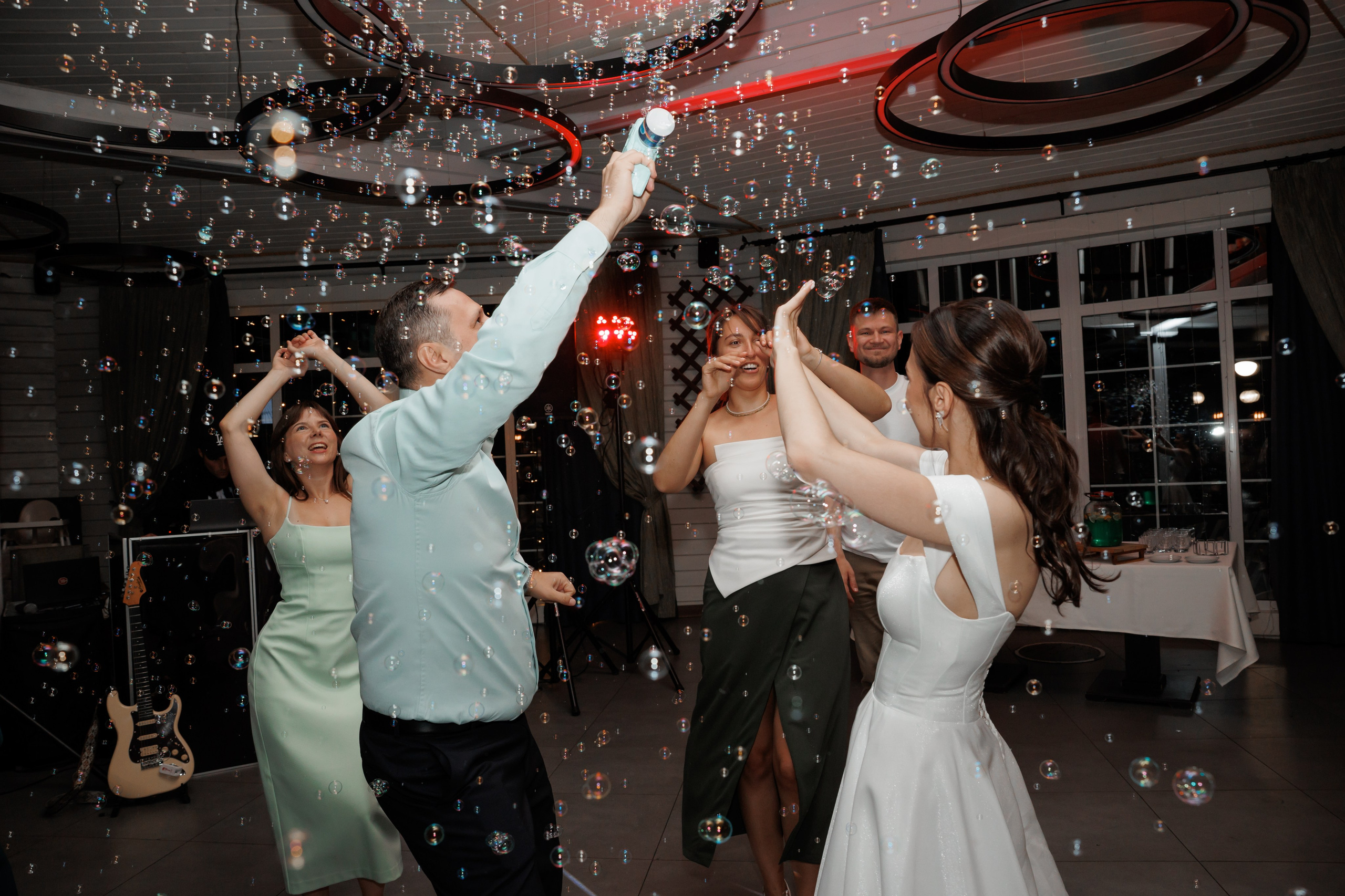 Регистрация в отеле Fish Point, ЗАГС Бутово, прогулка в Остафьево. Свадебный и репортажный фотограф (Москва, Королев и другие)