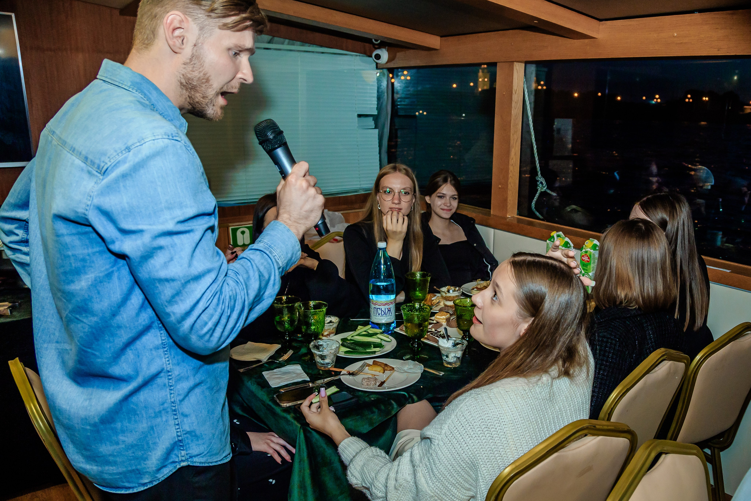 Выпускной на теплоходе. Фотограф в Санкт-Петербурге Чумаков Семен