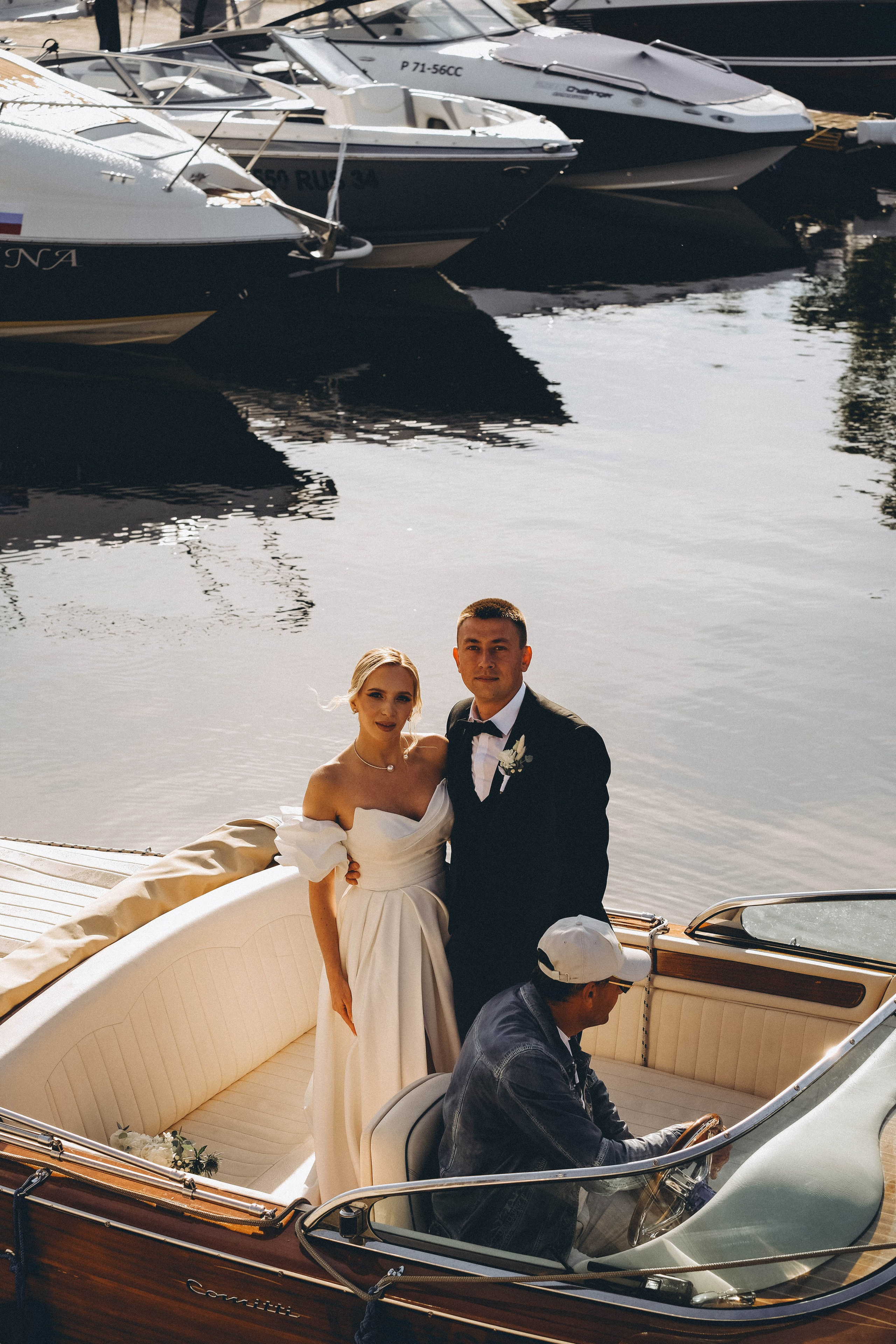 СВАДЕБГНАЯ ПРОГУЛКА ПО КАНАЛ САНКТ-ПЕТЕРБУРГА НА КАТЕРЕ. Профессиональный фотограф, Санкт-Петербург — Виктория Богомолова