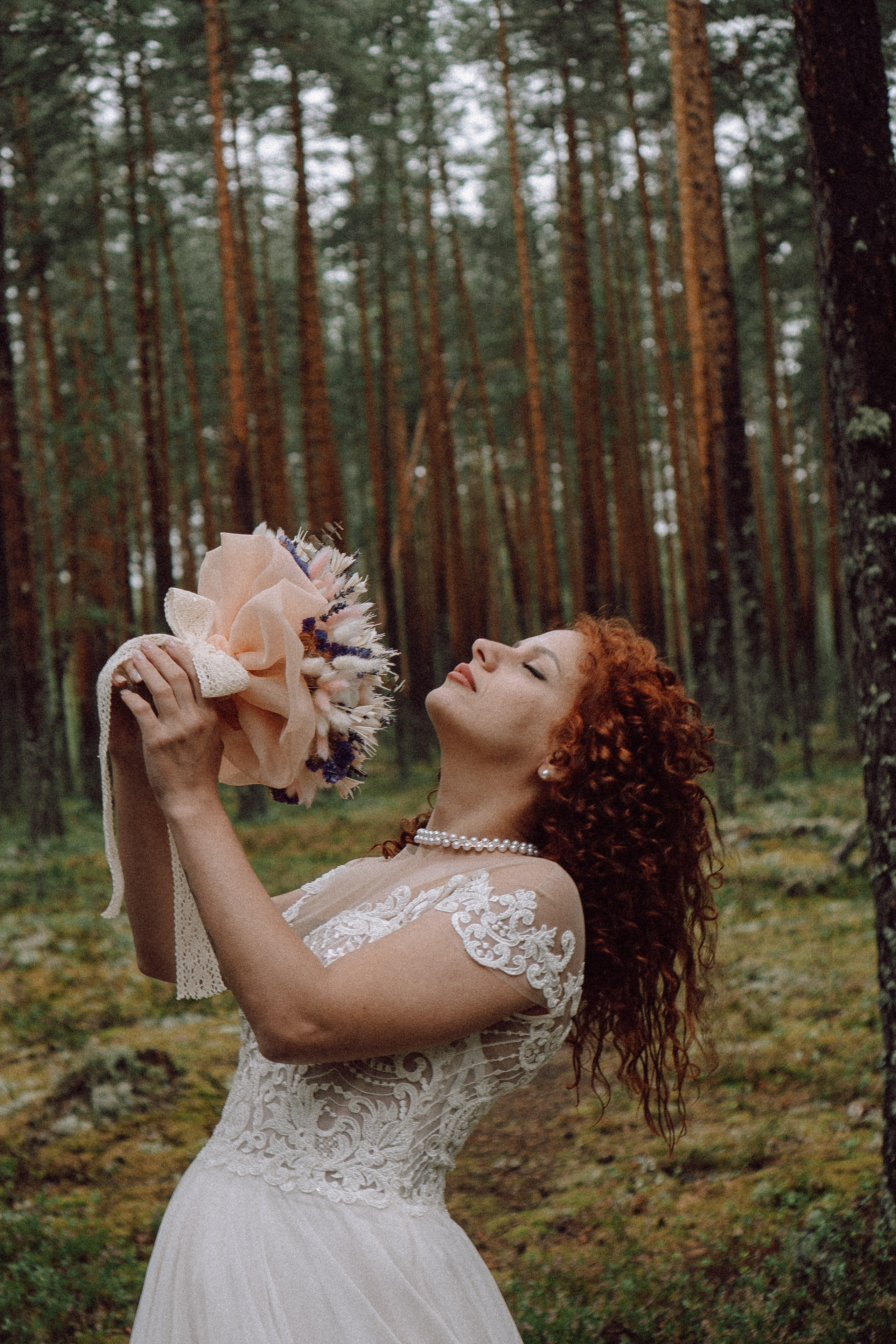 СВАДЕБНАЯ ФОТОСЕССИИЯ ПАРЫ В ГОРОДЕ ПРИОЗЕРСК В СОСНОВОМ ЛЕСУ И С ПИКАПОМ. Профессиональный фотограф, Санкт-Петербург — Виктория Богомолова