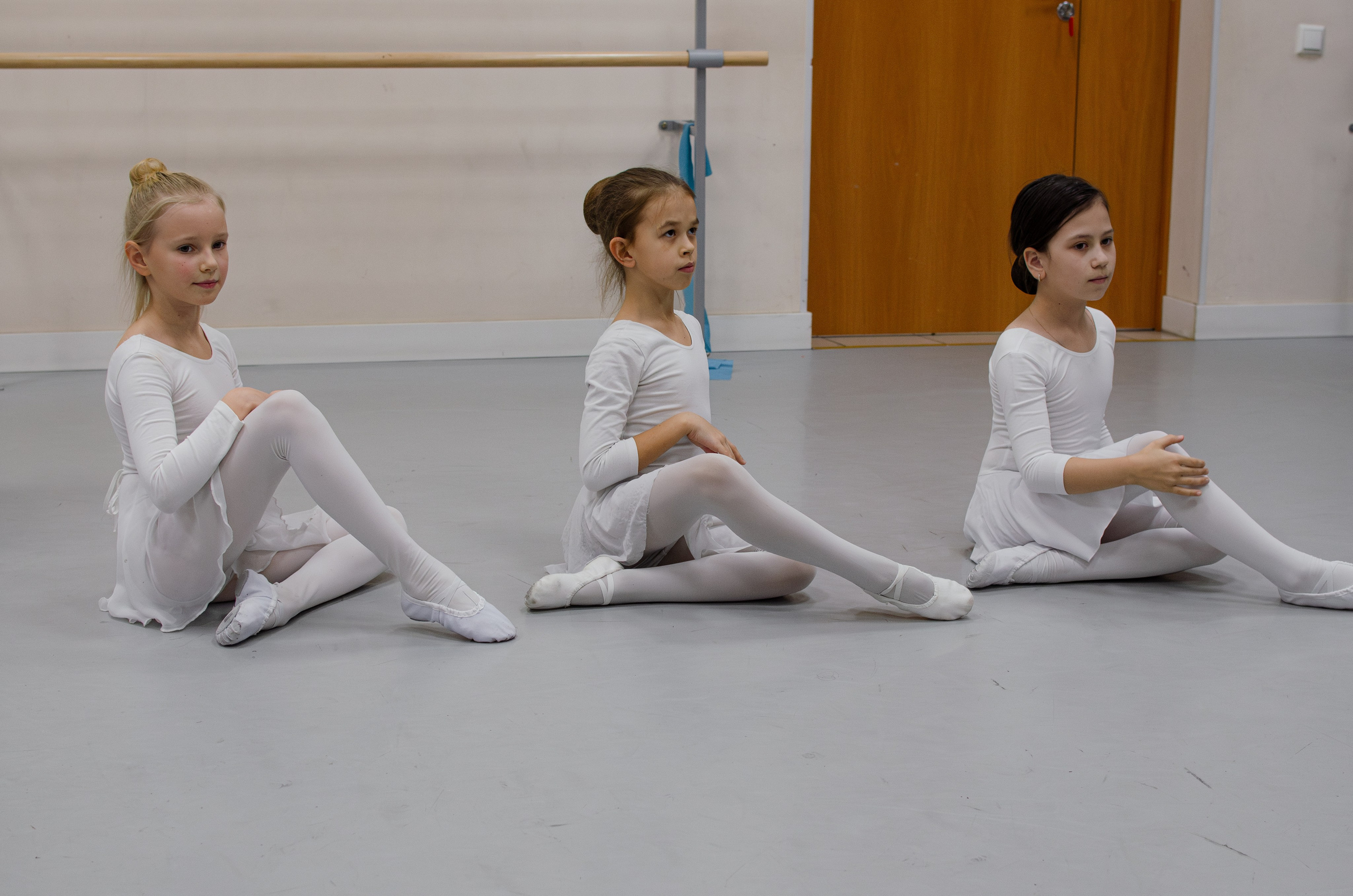 Хореографический коллектив «Русская тройка». Открытый урок младшей группы. Портретный и репортажный фотограф в Санкт-Петербурге Варвара Жукова