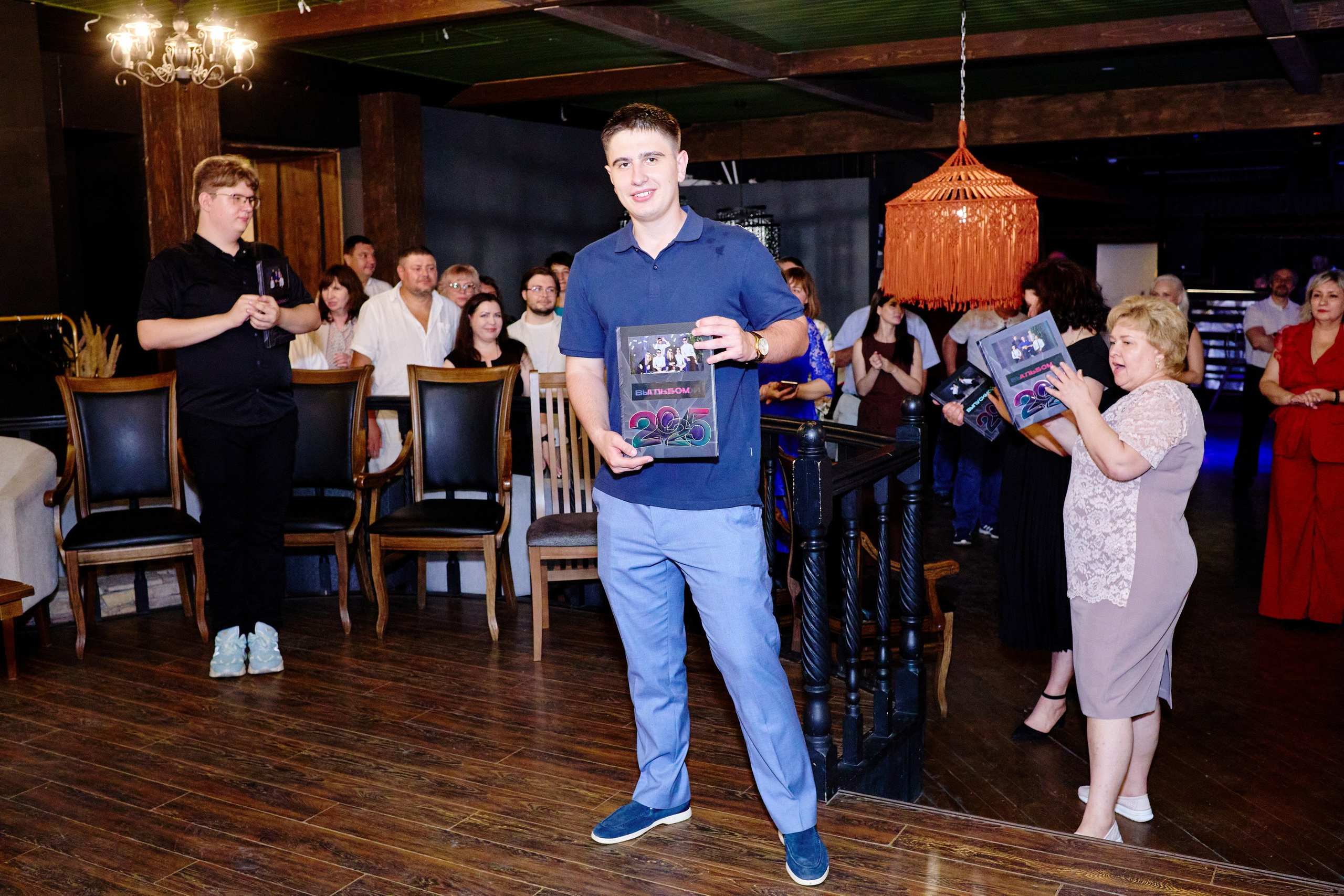 Выпускной 35 Сош. Фотограф Выпускные альбомы Таганрог Сергей Коробченко