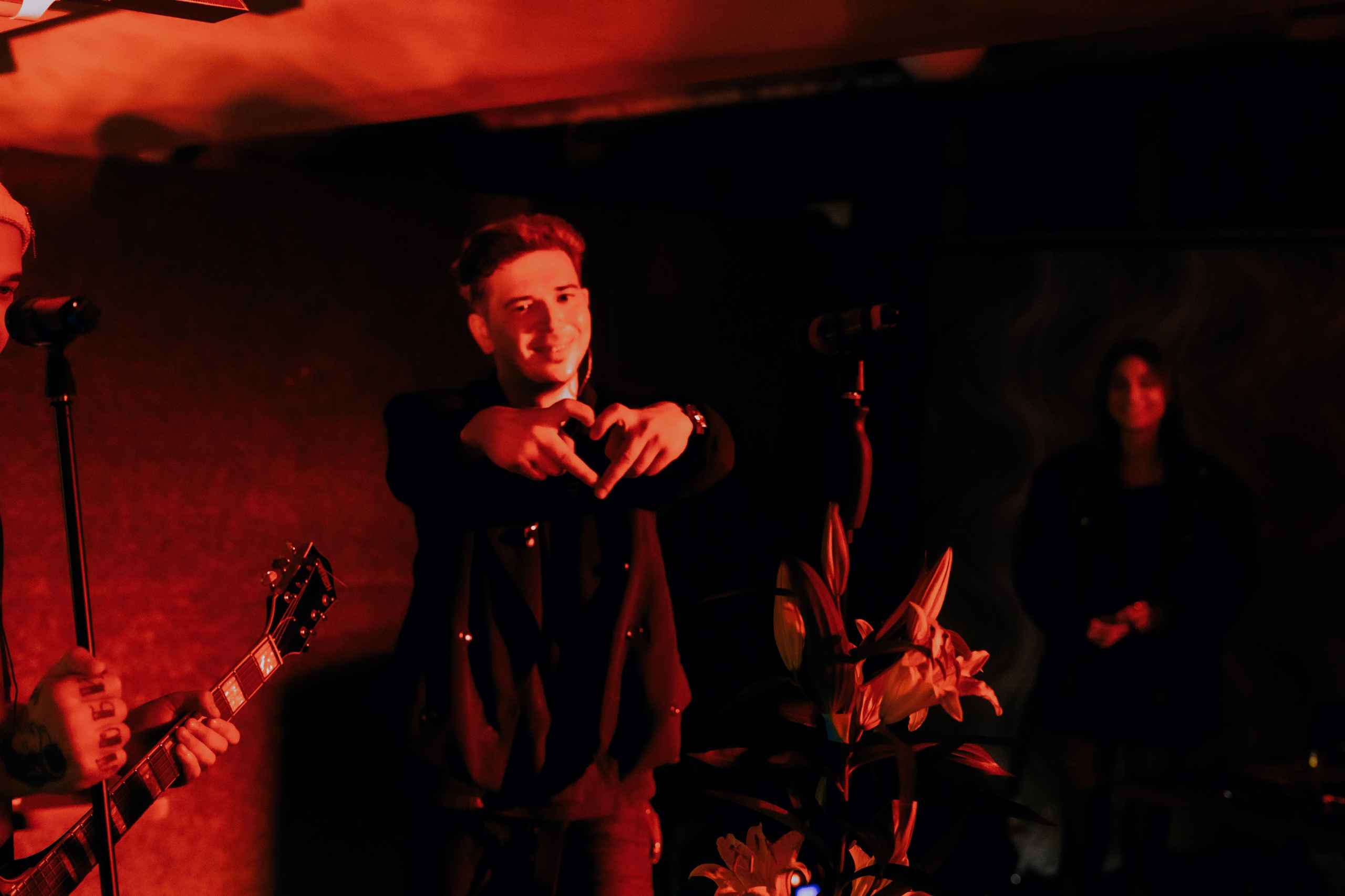 Playingtheangel. Уфа. Маленький зал, красный свет, мощный звук. Фотограф Гильмутдинов Руслан