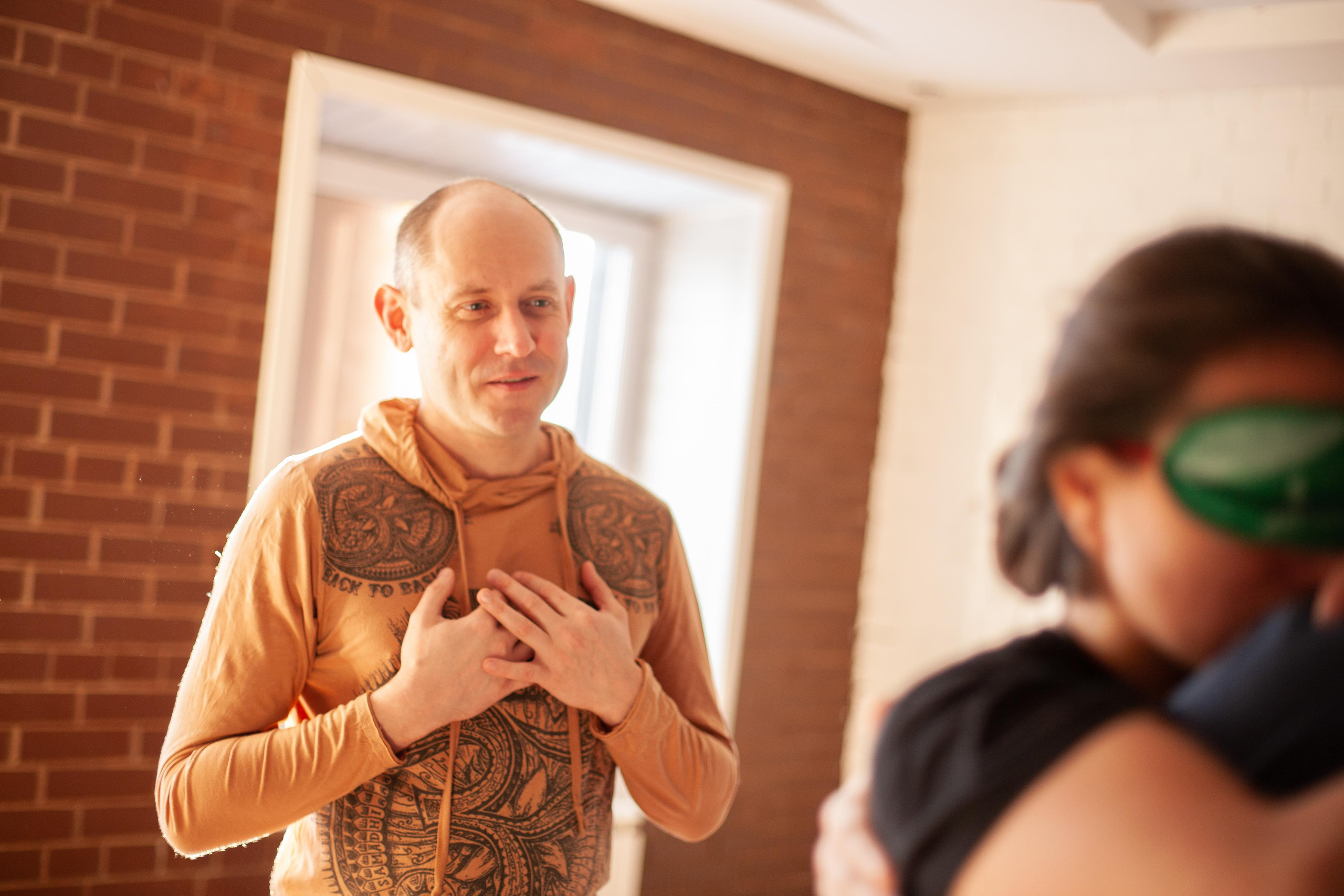 Тренинг психолога Андрея Кичева медитация в темноте