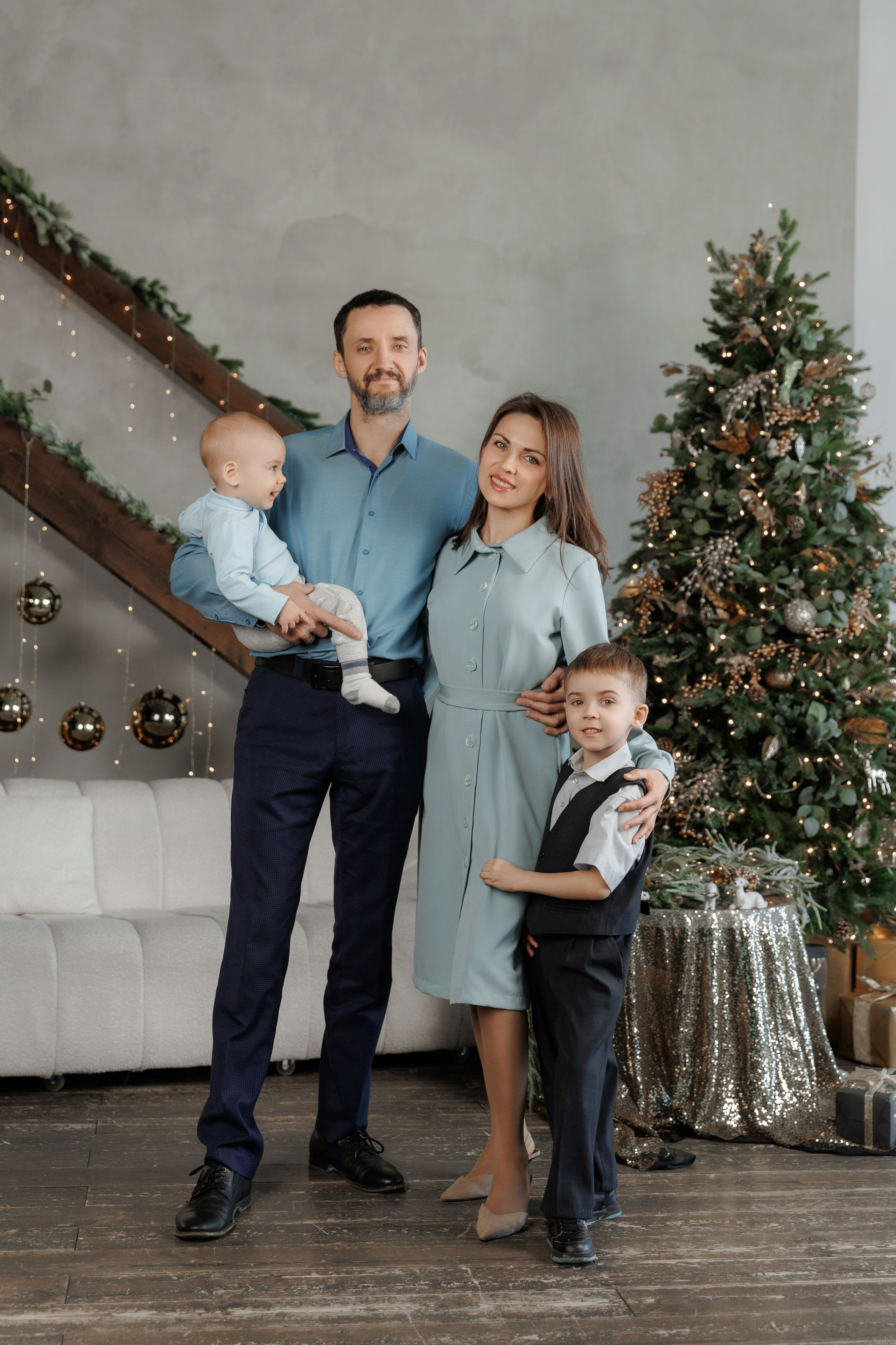 Катя с семьей. Фотограф женского портрета, беременности и материнства Харькова Елена