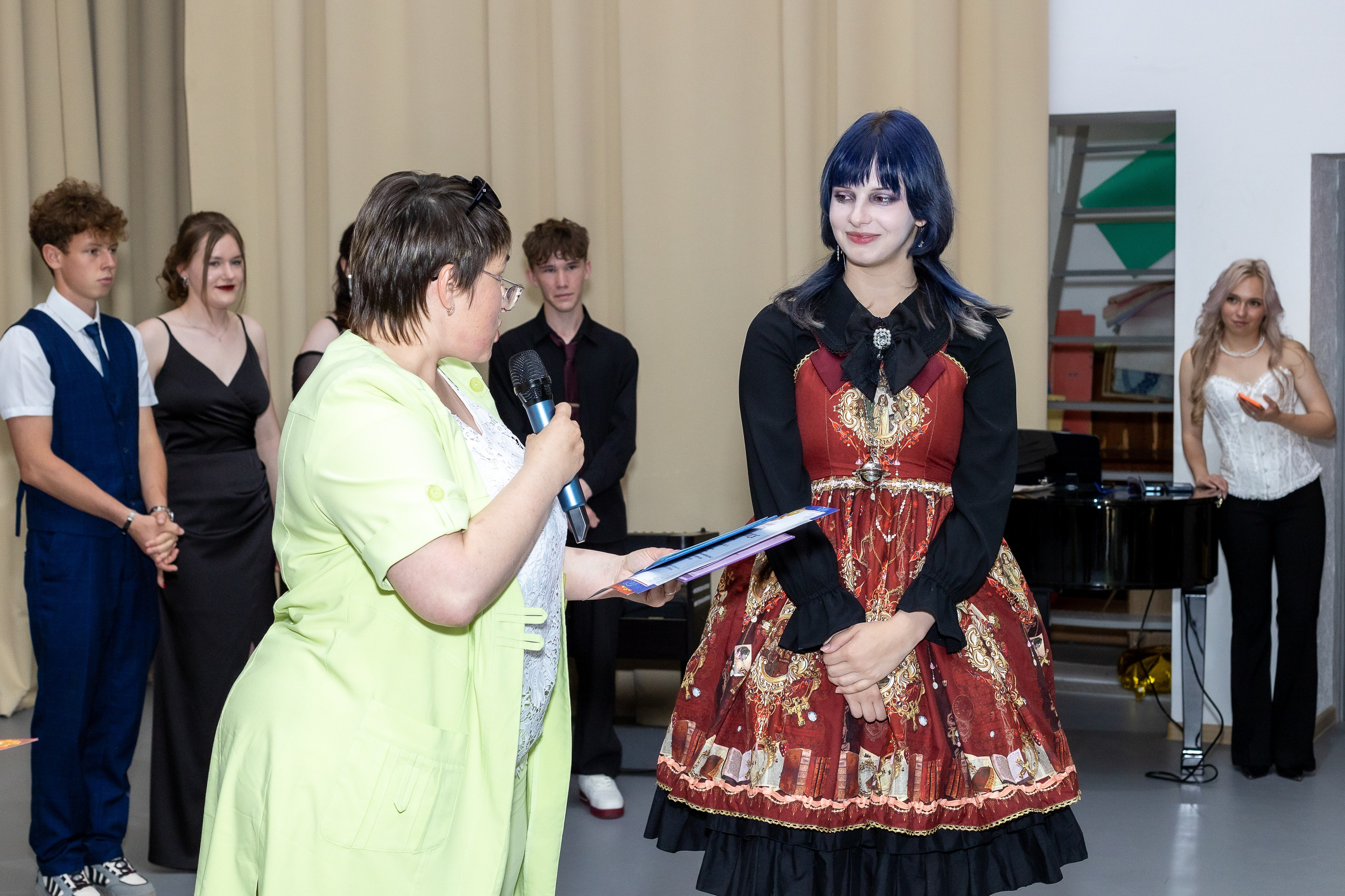 Вручение аттестата 2025. Выпускные альбомы Майкоп, Краснодар Елена Золотарева