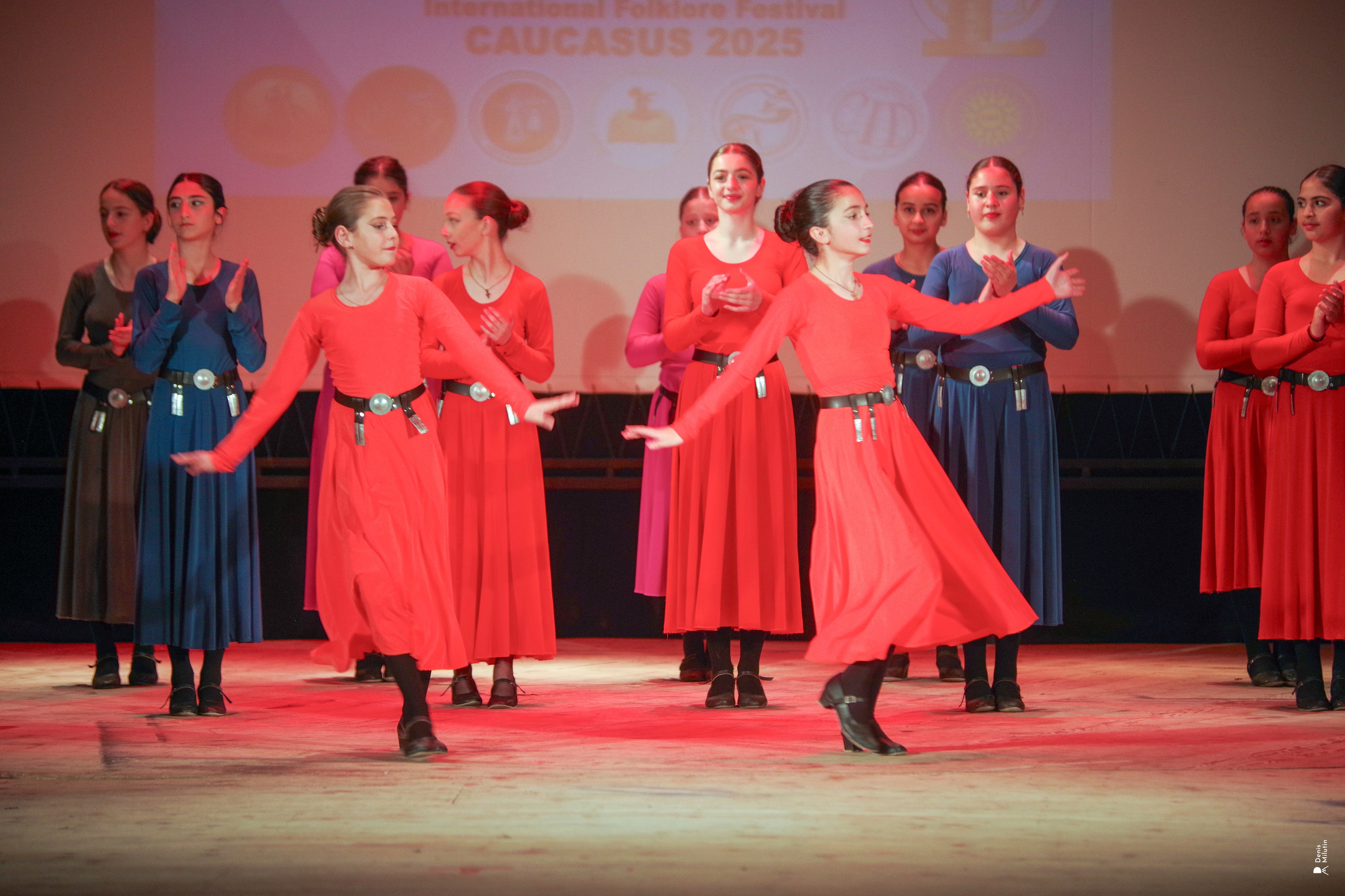 Танцы в прекрасном Они. Портретный фотограф Денис Милютин