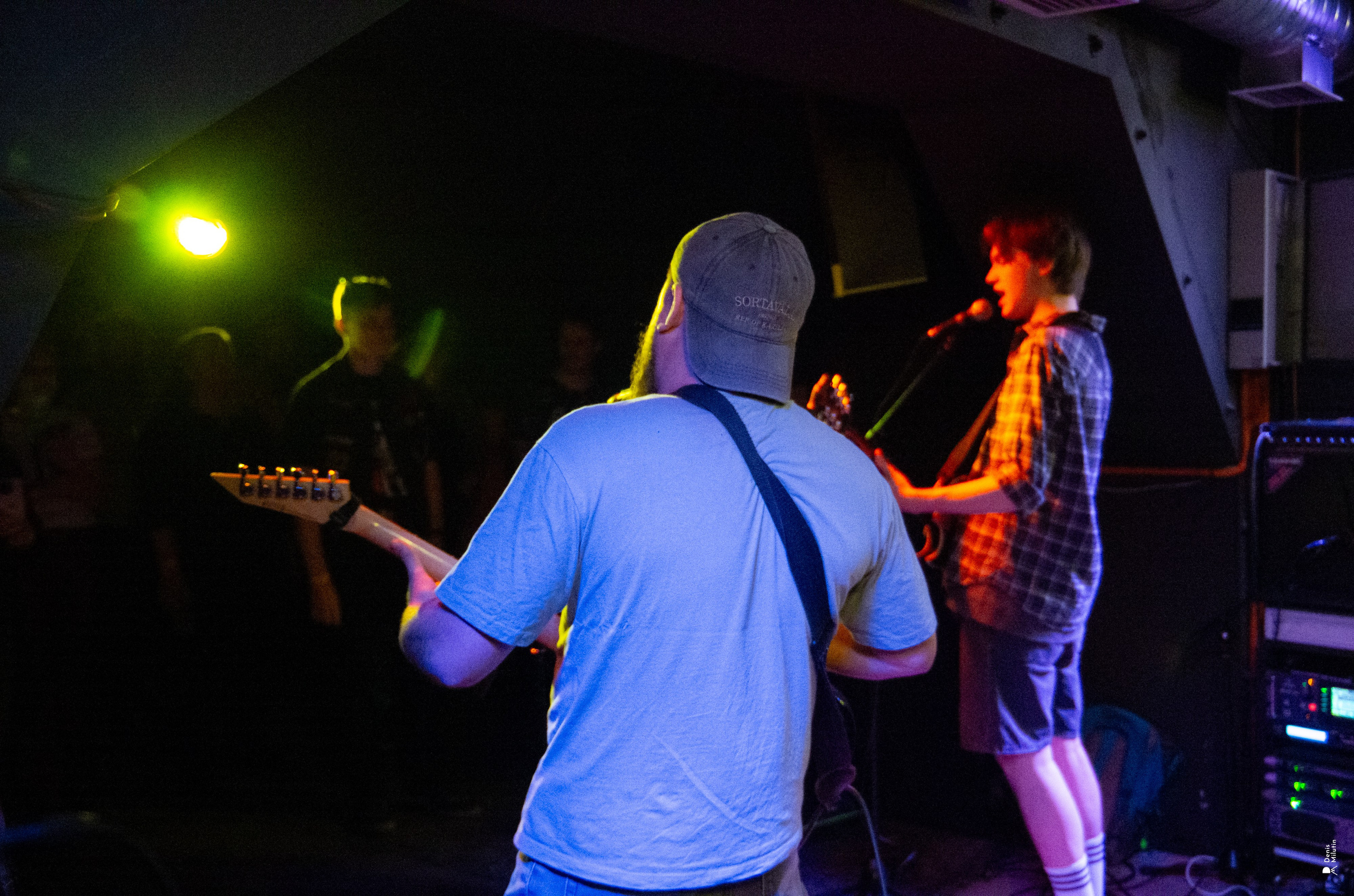 Рядом Ассенизаторы. Портретный фотограф Денис Милютин