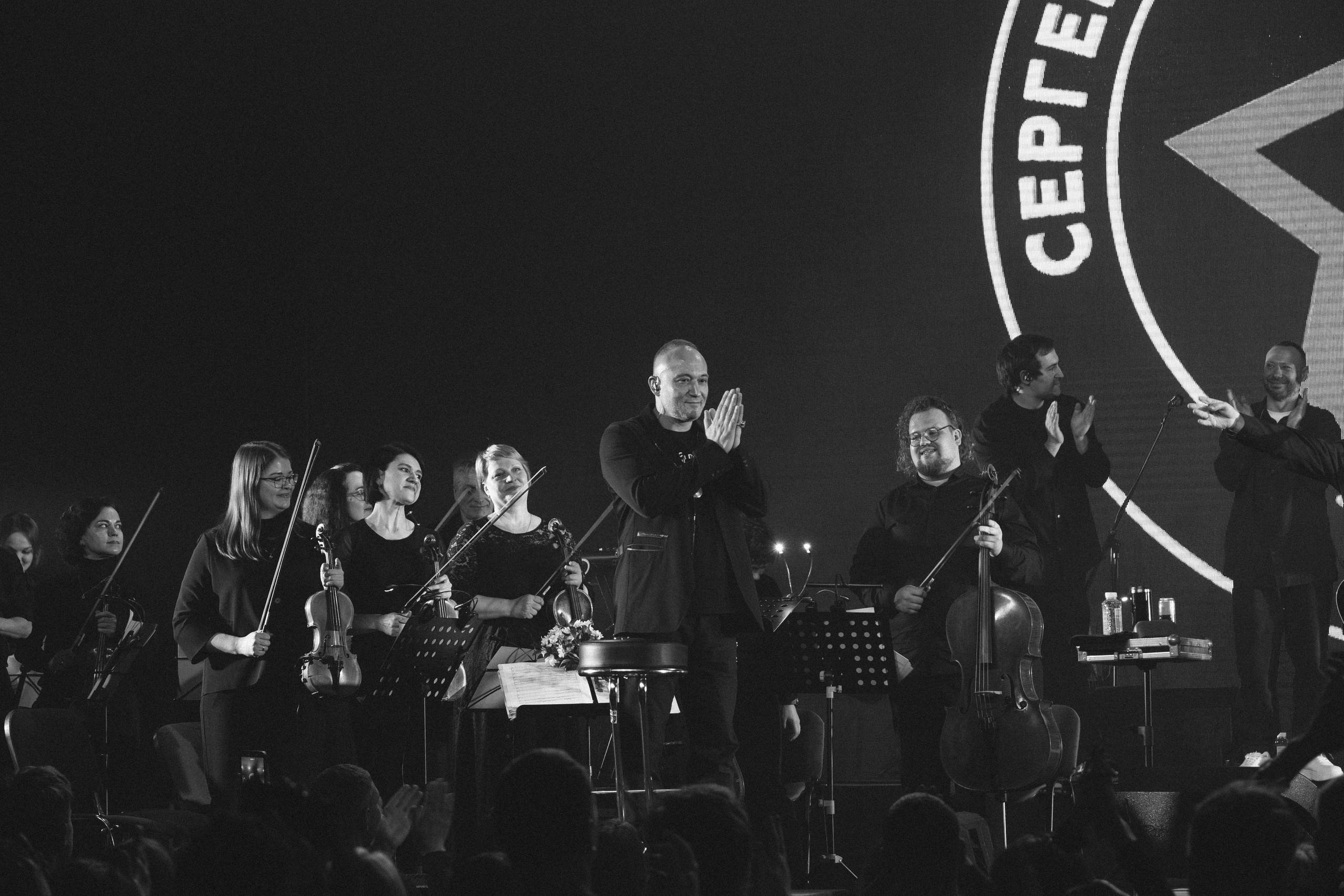 Сергей Бобунец в Красноярске 18.03.26. Фотограф Красноярск съемки лавстори, фотосессия в студии, портретная съемка, творческие фотосессии