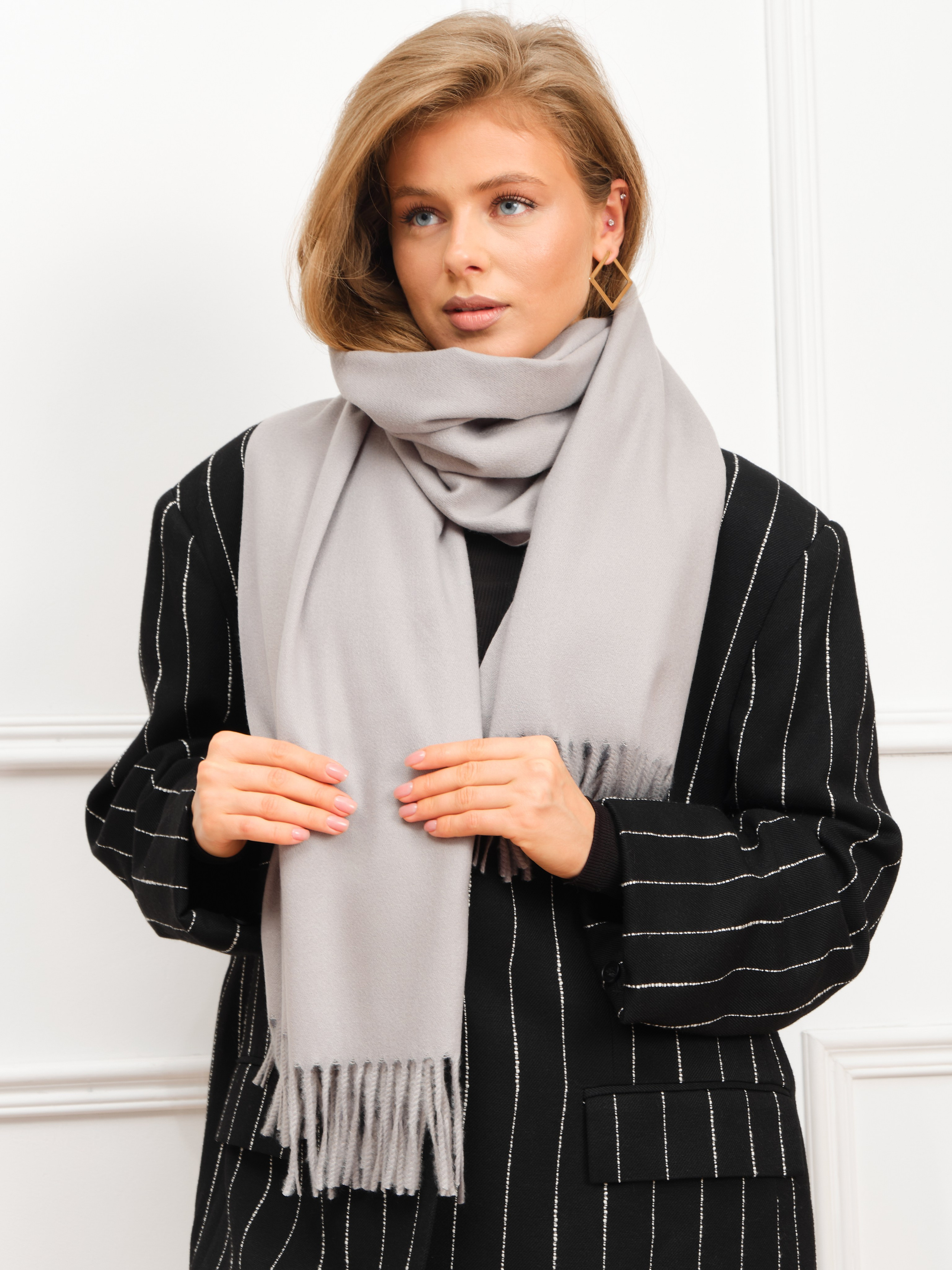 Шарфы женские. Фотостудия для Wildberries Ozon