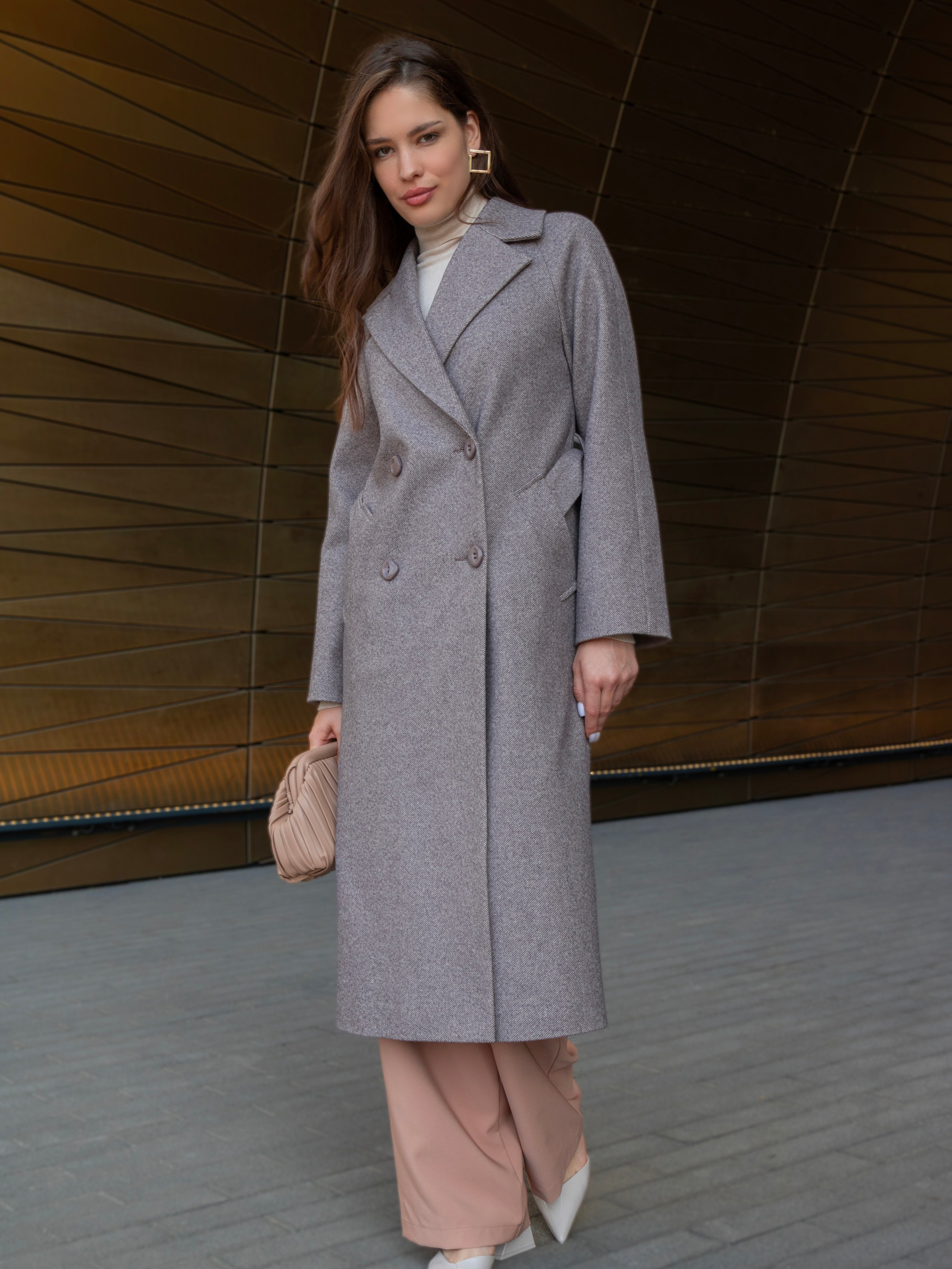 Пальто. Фотостудия для Wildberries Ozon