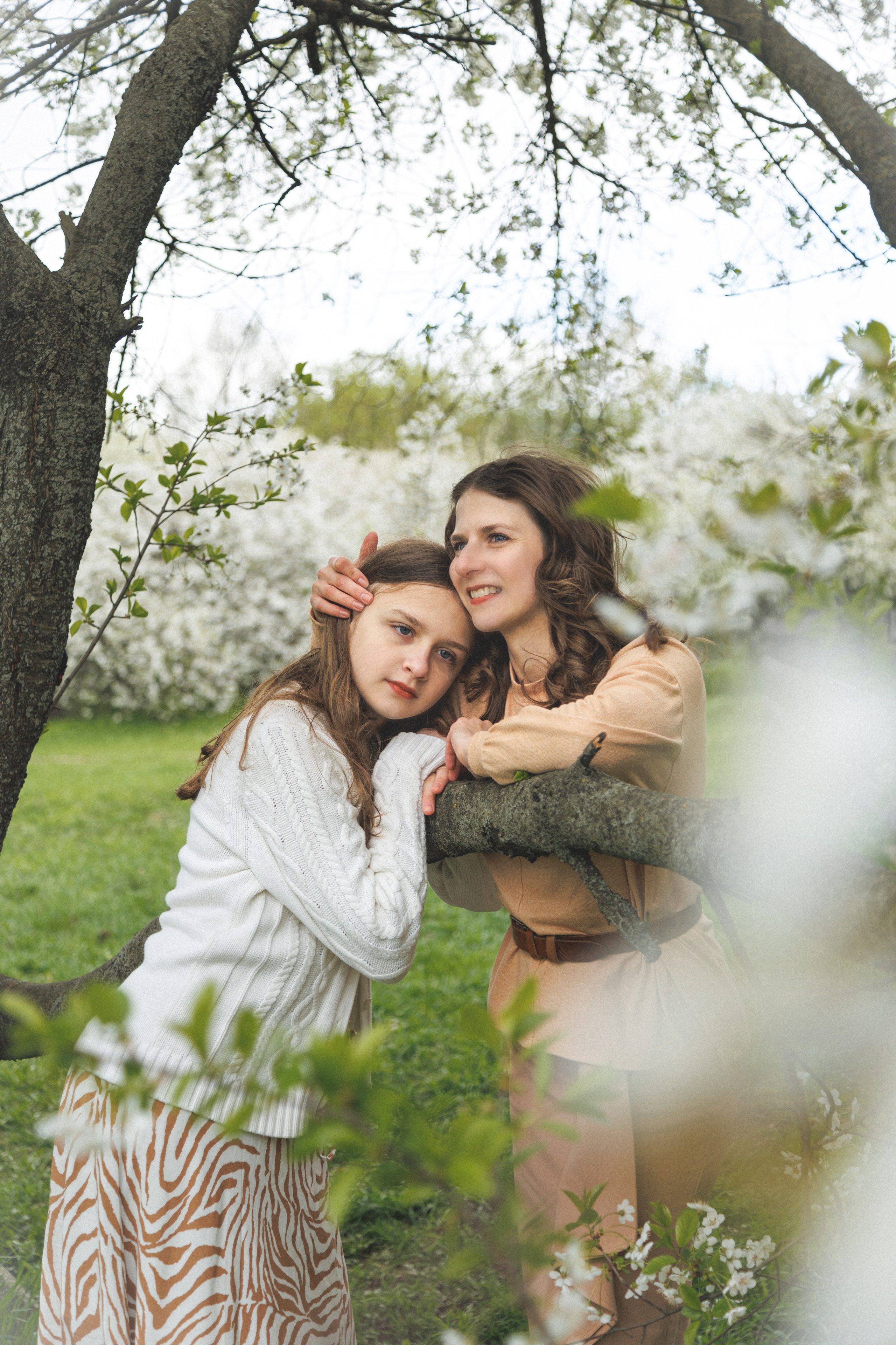 Семейная фотосессия в цветении Москва. Семейный фотограф в Москве Влада Лунина