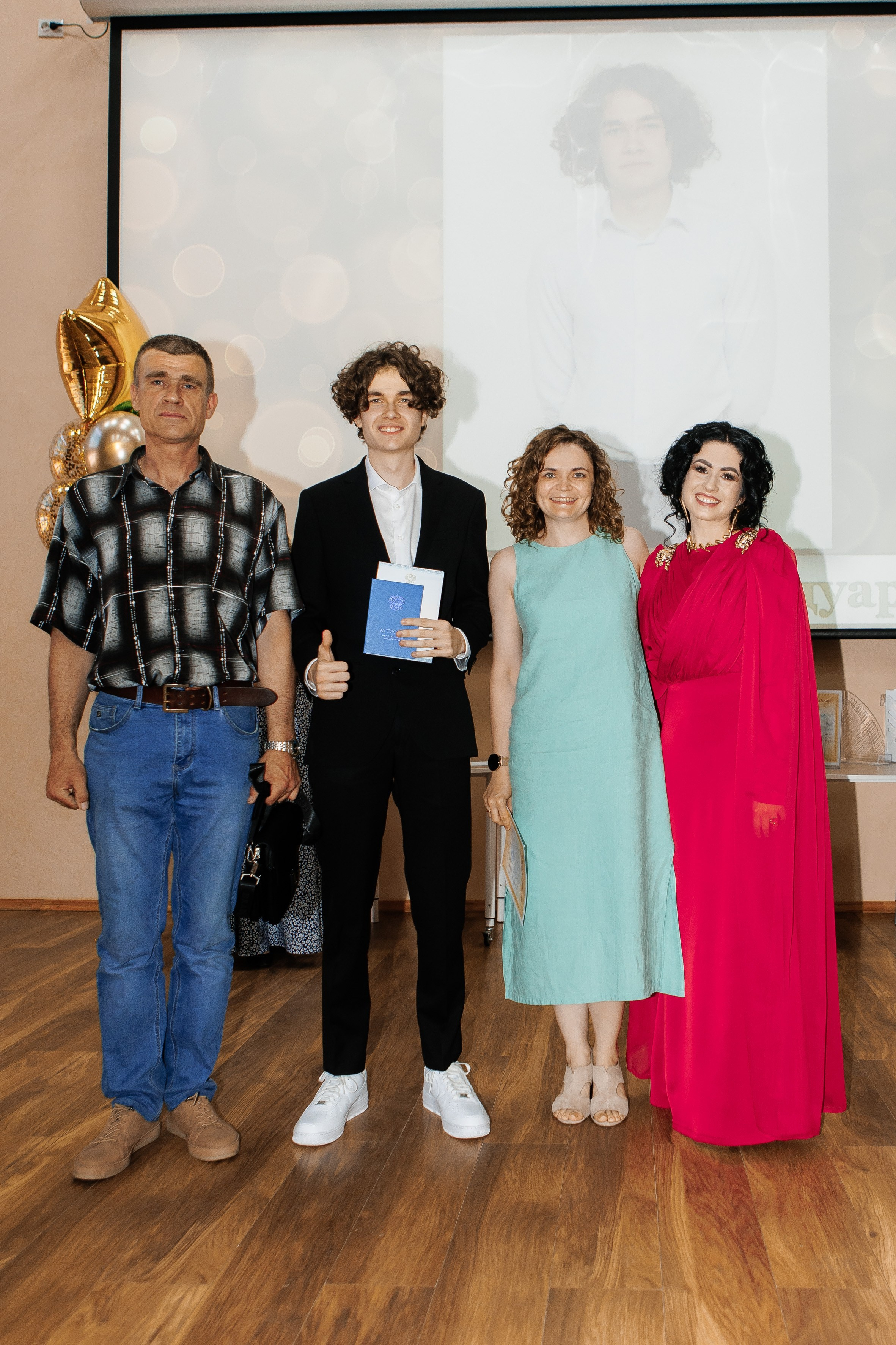 Выпускной Гимназия 12 2024 г. Свадебный и портретный Фотограф в Липецке Дмитрий Котюков