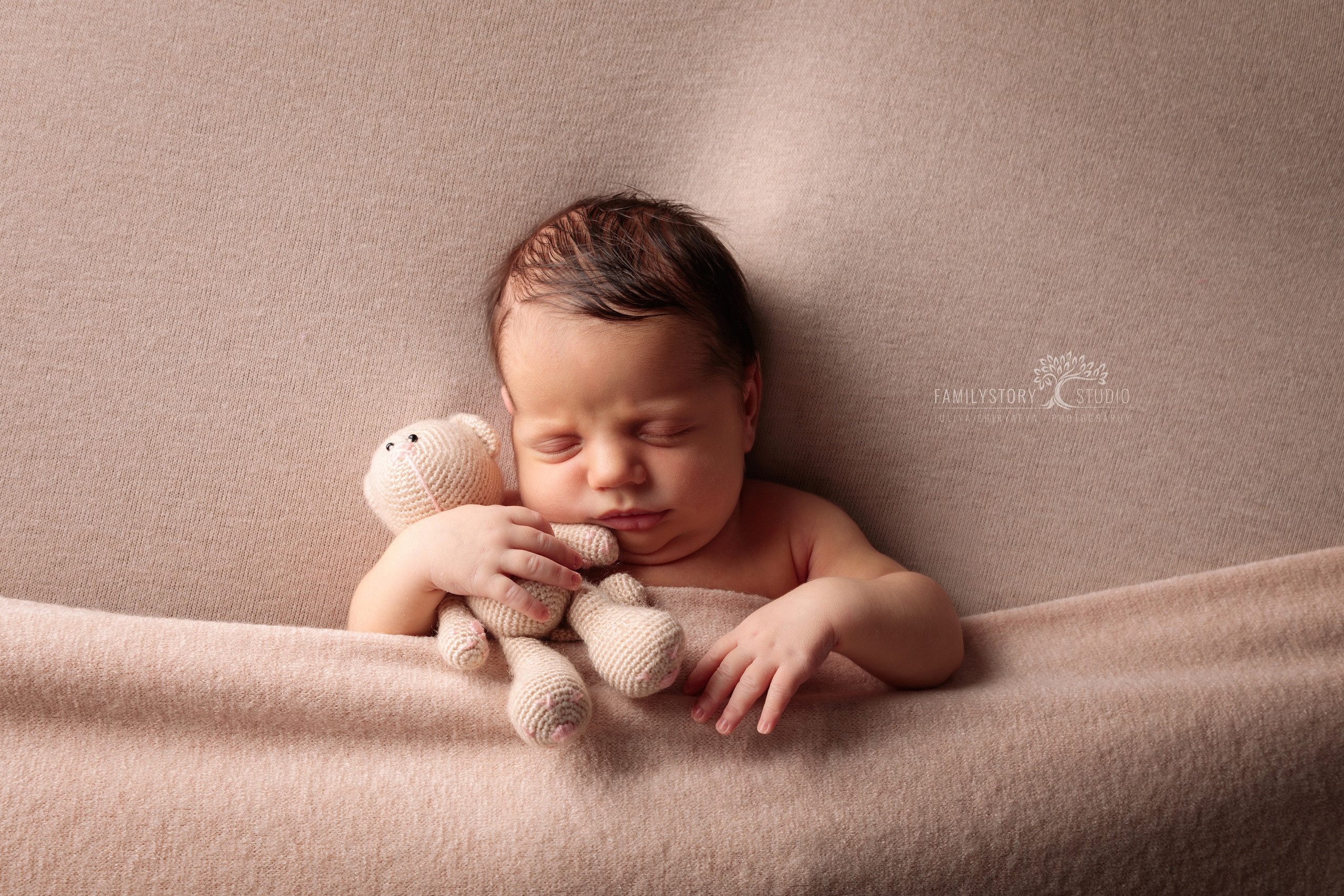 Новорожденные. ФОТОГРАФ НА ГОДИК, БЕРЕМЕННОСТИ, НОВОРОЖДЕННЫХ, КРЕЩЕНИЯ МОСКВА