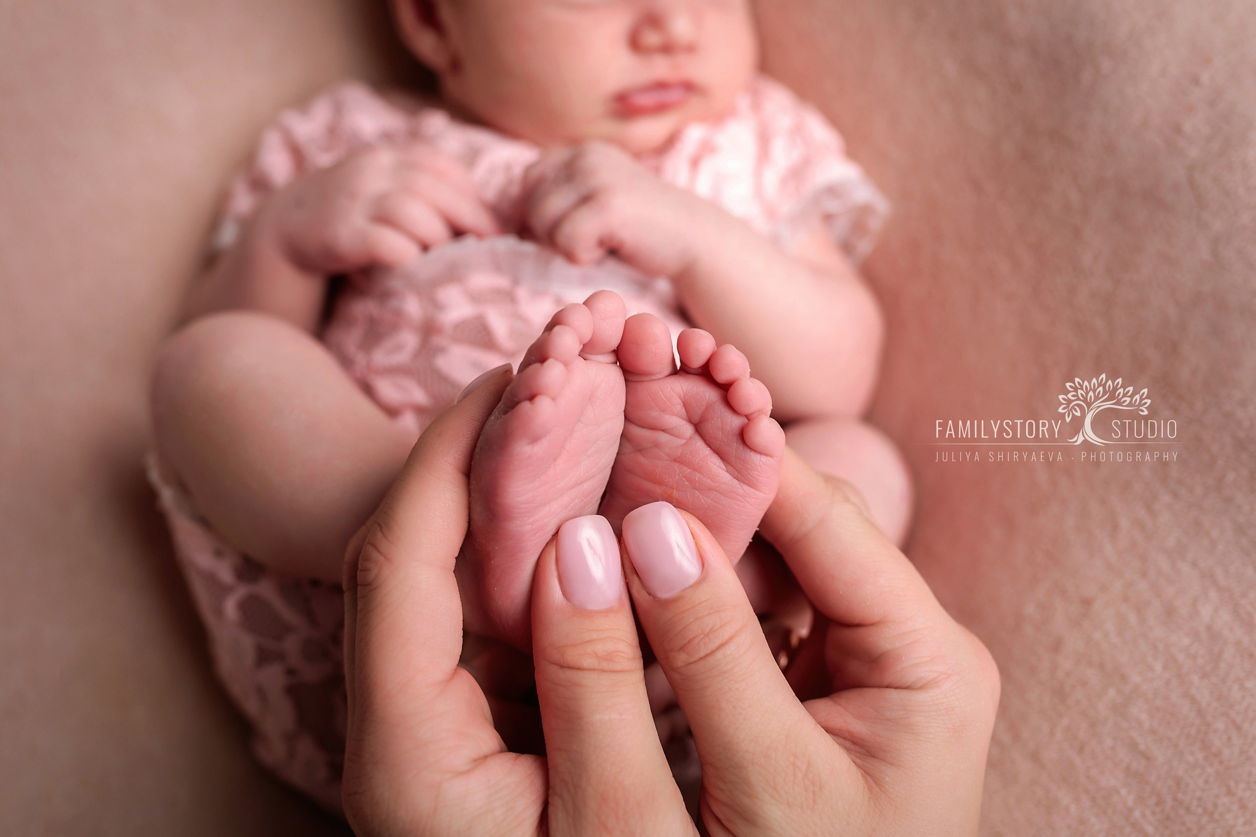 Новорожденные. ФОТОГРАФ НА ГОДИК, БЕРЕМЕННОСТИ, НОВОРОЖДЕННЫХ, КРЕЩЕНИЯ МОСКВА